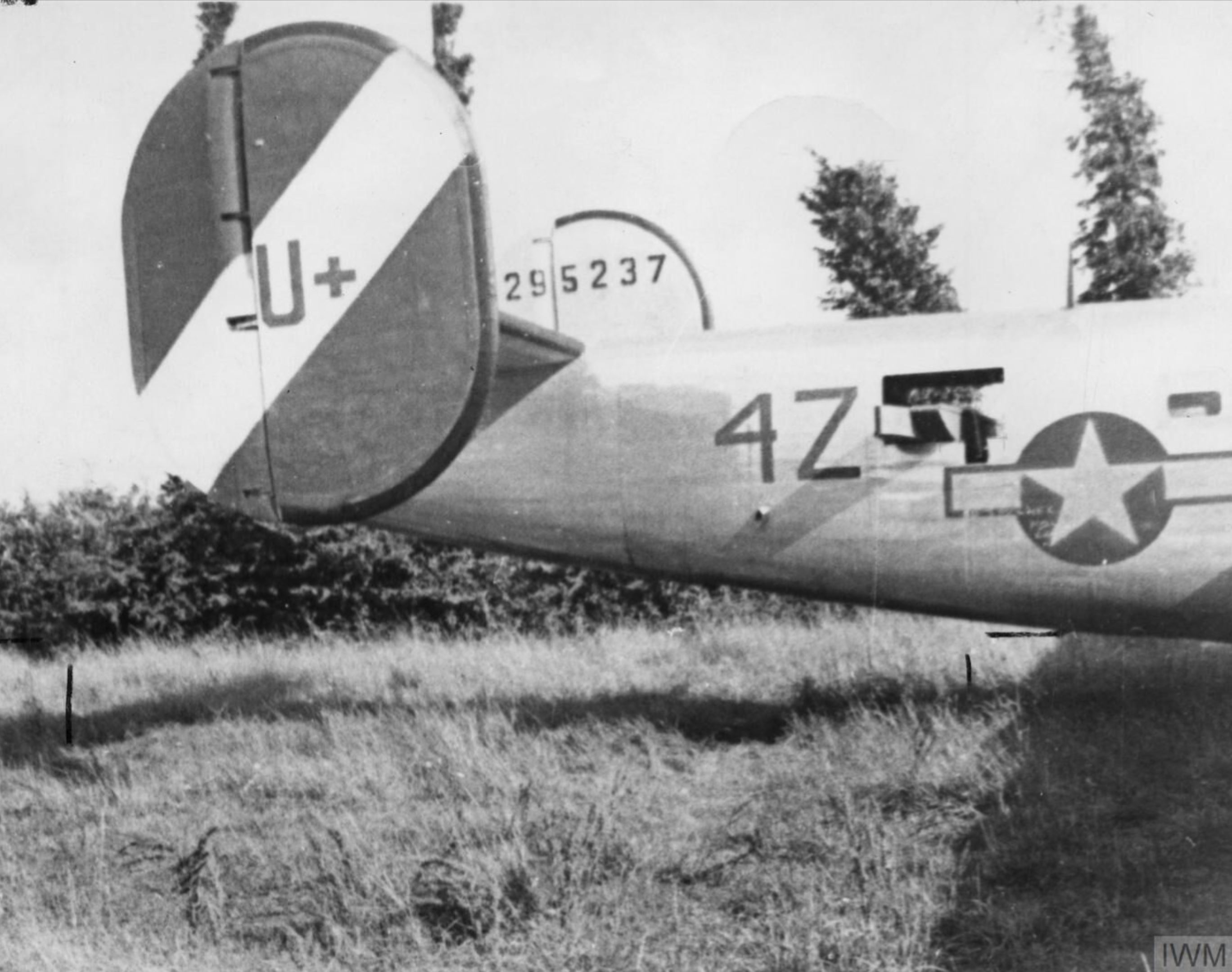 42-95237 B-24H Liberator 8AF 467BG791BS 4ZU+ England FRE8479