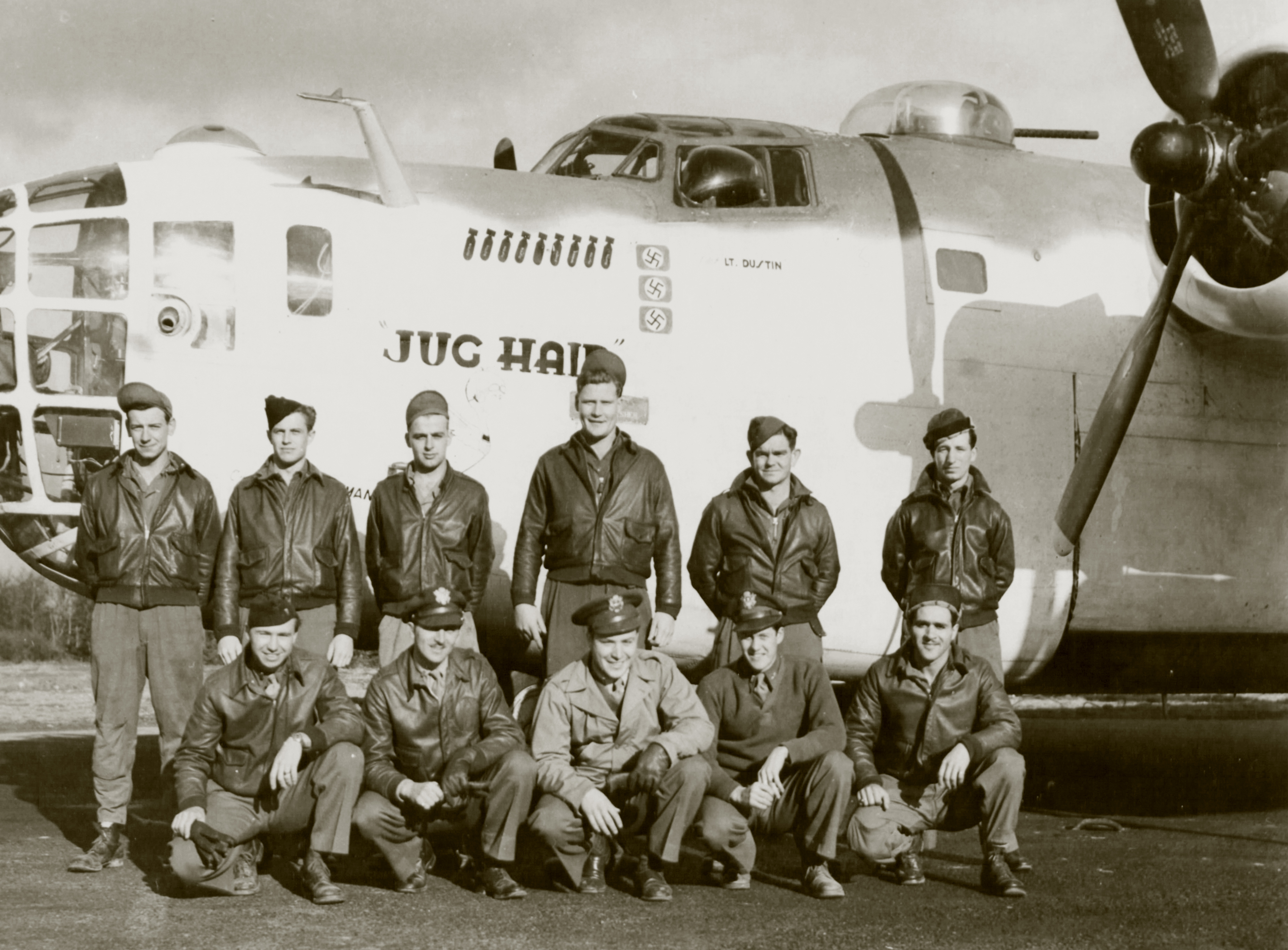 42-40362 B-24D Liberator 8AF 479ASG4ASS Jug Haid with crew nose art left side England 1943 01