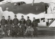 Asisbiz Consolidated B-24 Liberator 8AF 479th Anti Submarine Group 619 with crew at St Eval England 1943 02