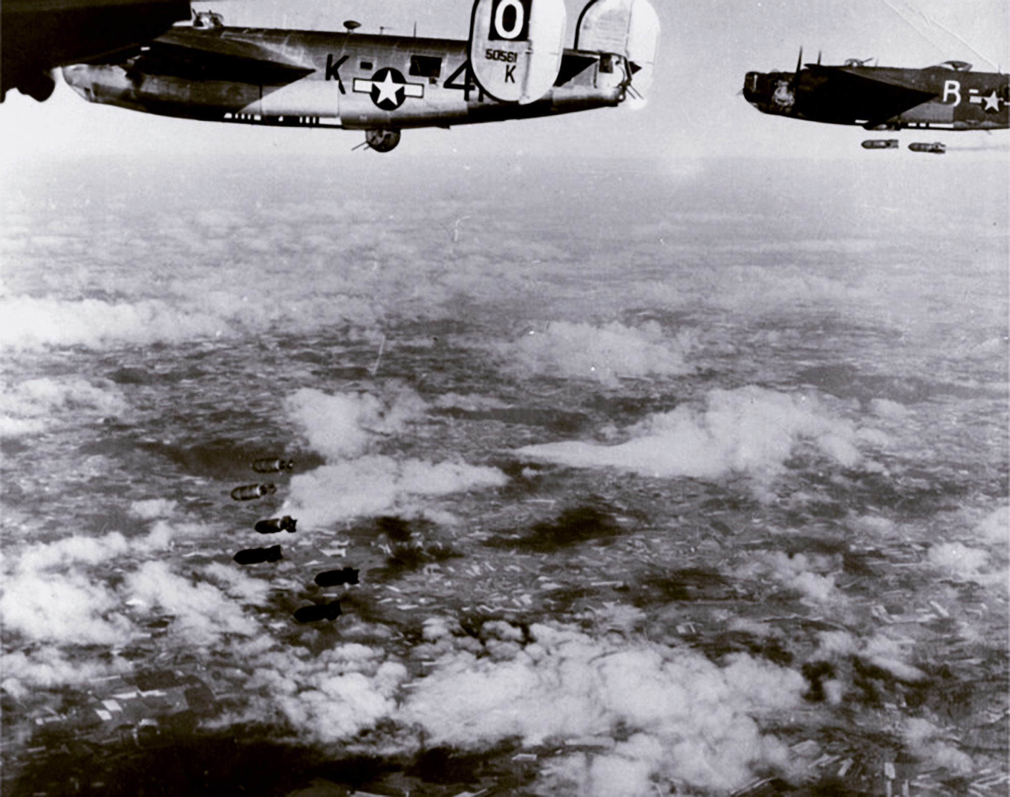 42-50561 B-24J Liberator 8AF 486BG833BS 4NK at the drop zone 1944 01