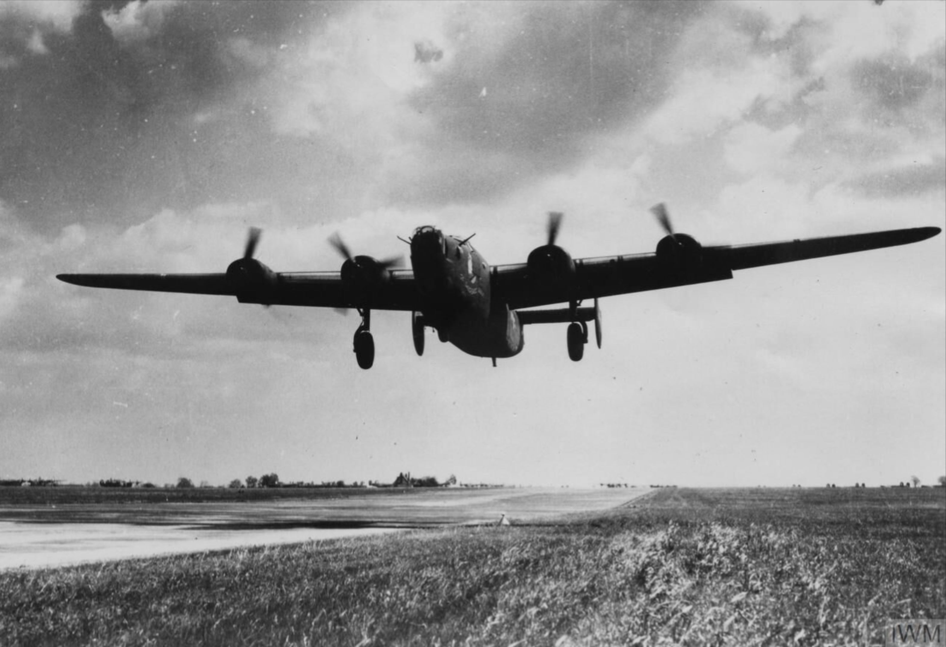42-52425 B-24H Liberator 8AF 487BG837BS 4FA Tweachewous Wabbit takes off from Lavenham airfield June 1944 FRE8541