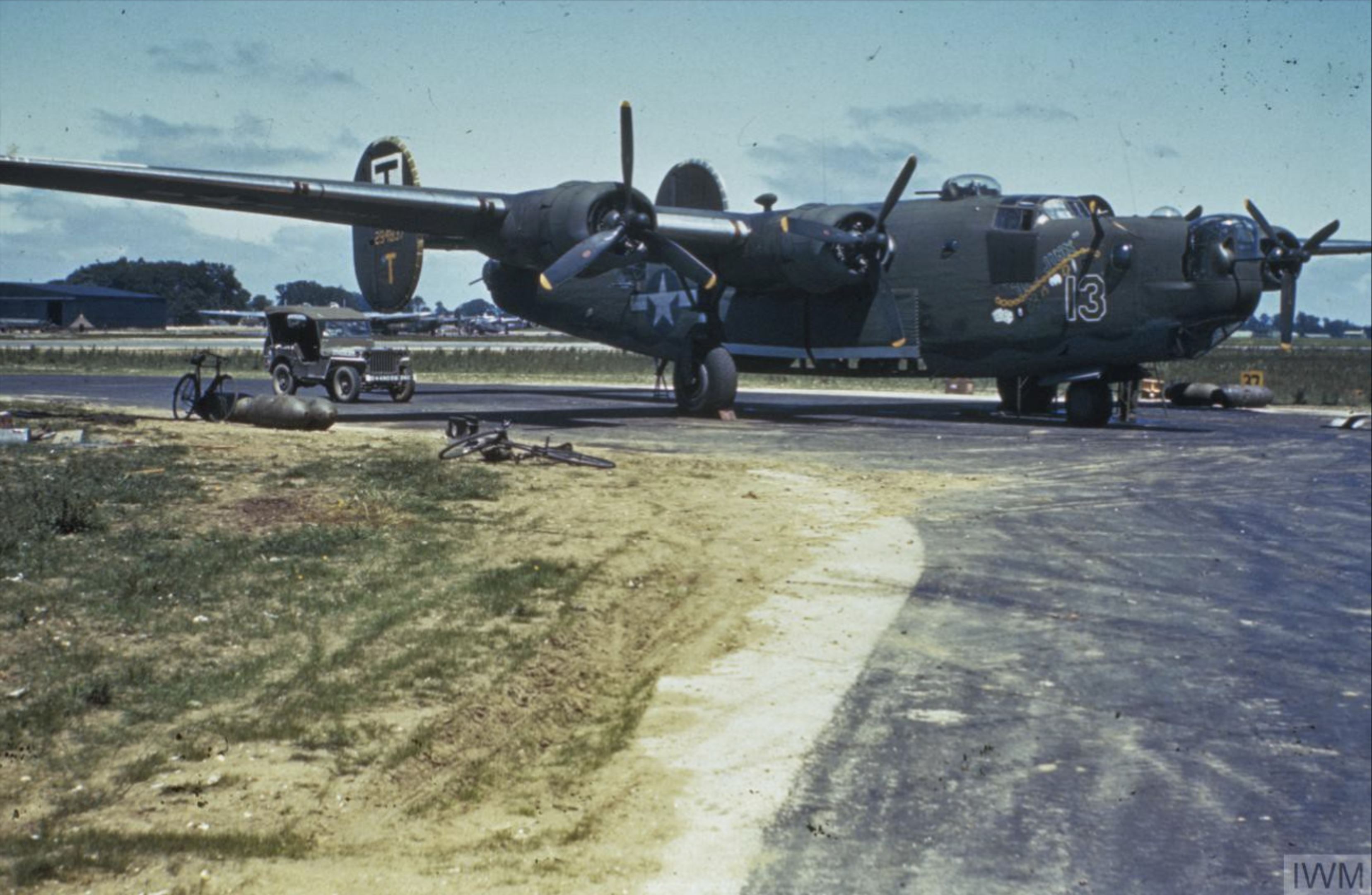 42-94837 B-24H Liberator 8AF 490BG848BS 7WT The Jinx at Eye FRE6905