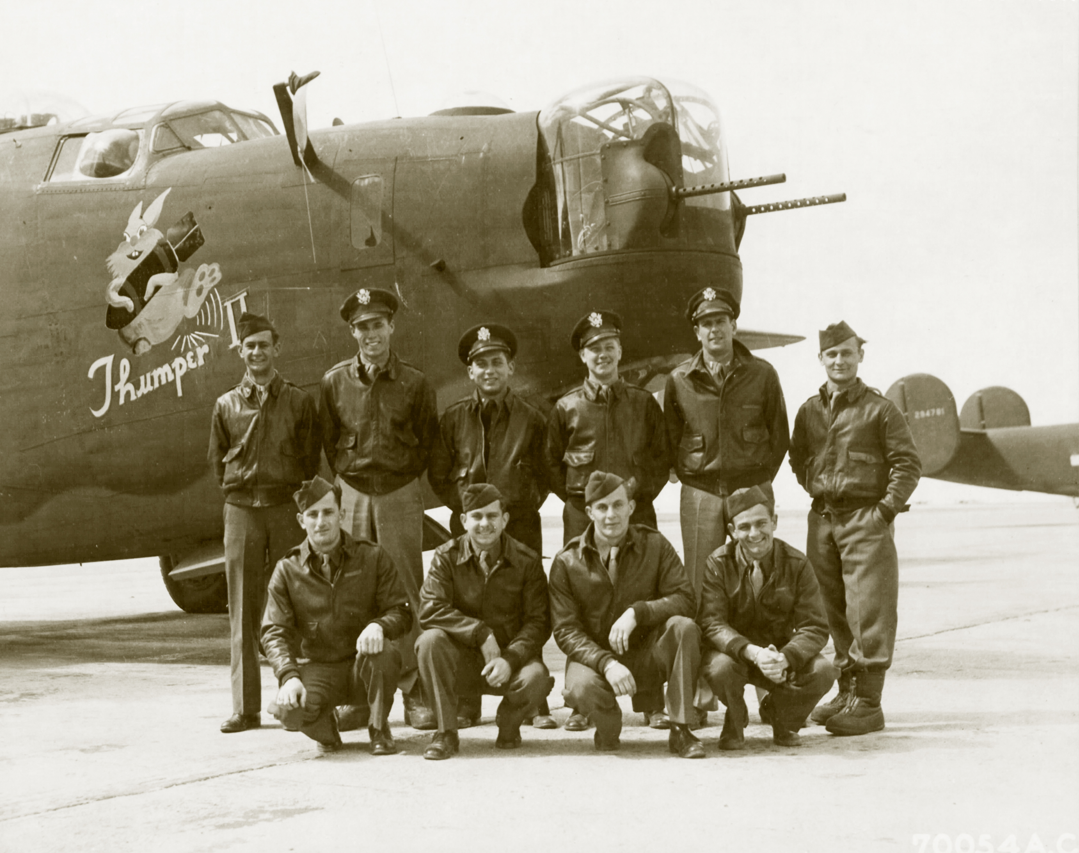 42-94848 B-24H Liberator 8AF 490BG848BS 7WD Thumper II with crew and nose art right side England 1944 01