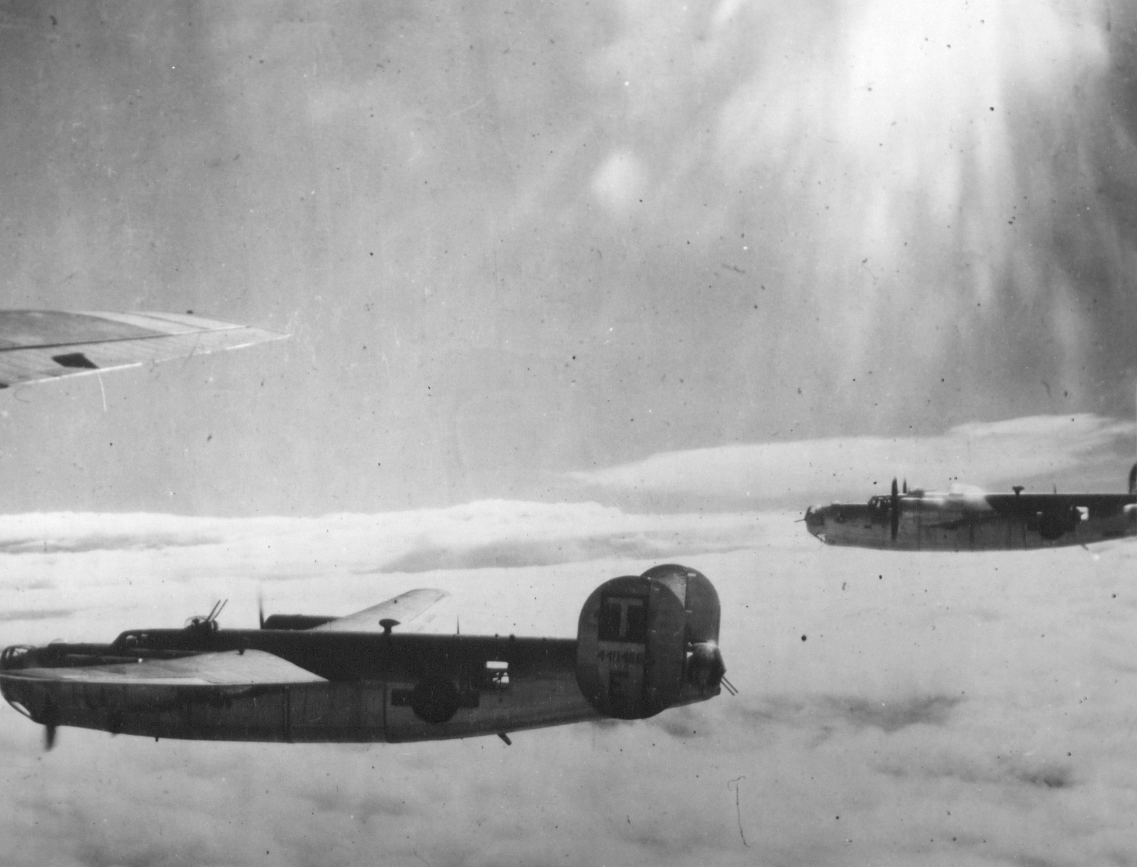 44-40466 B-24J Liberator 8AF 490BG851BS S3E Same Ole Crap over France 24th Jun 1944 342 FH 000978