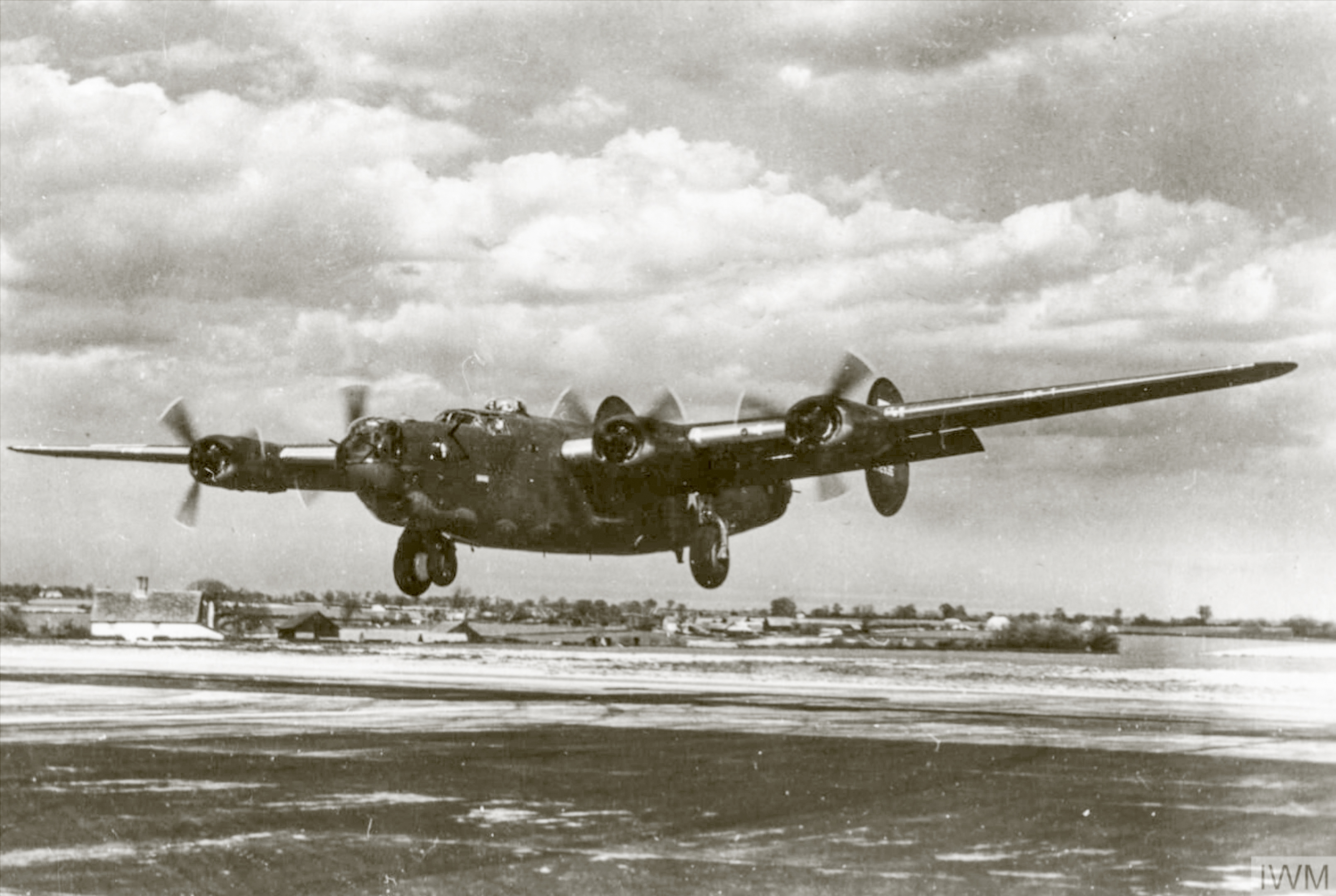 Consolidated B-24 Liberator 8AF 490BG coming in to land at Eye FRE8578