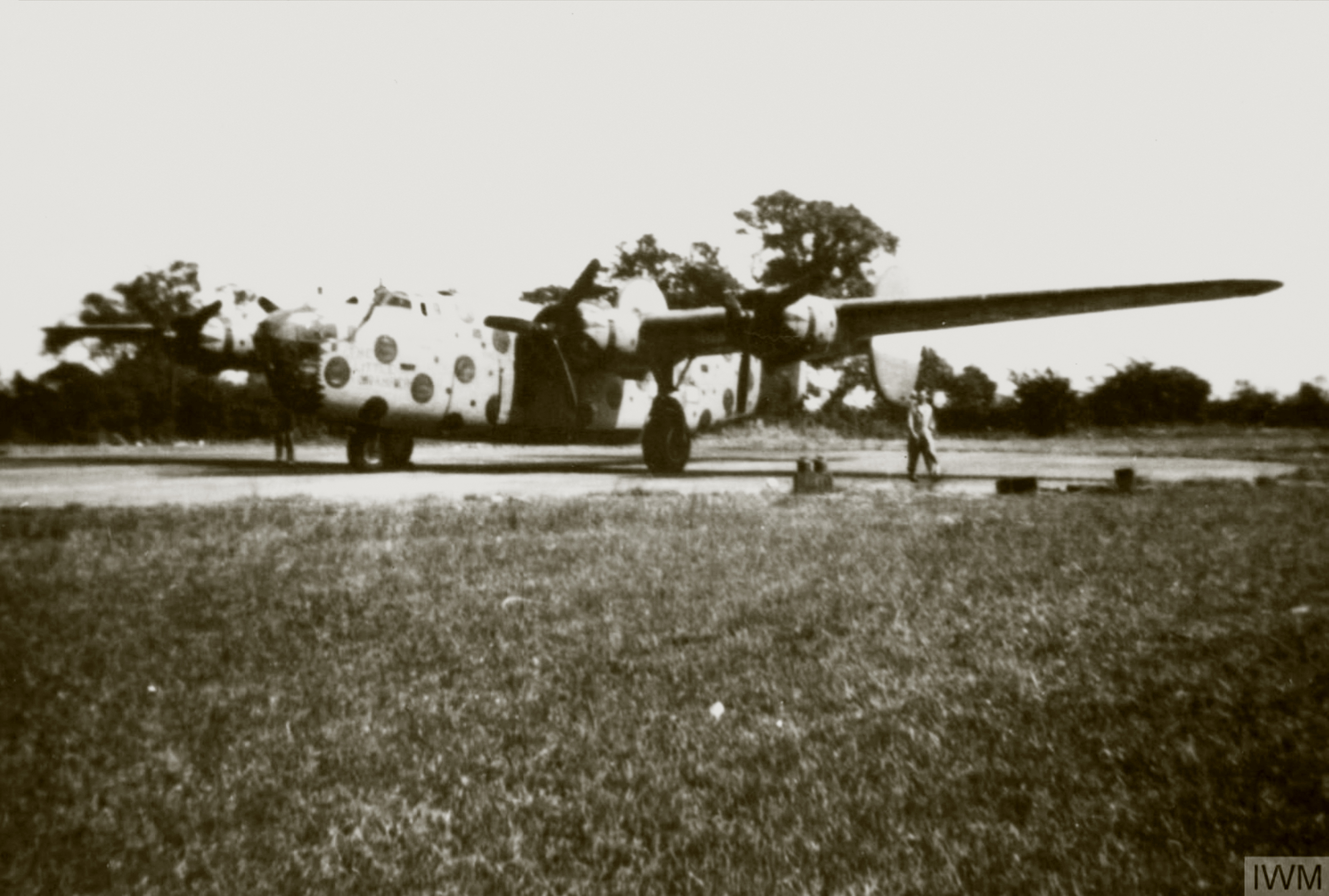 42-40722 B-24D Liberator 8AF 491BG852BS 3QZ The Little Gramper used as an assembly ship FRE8582