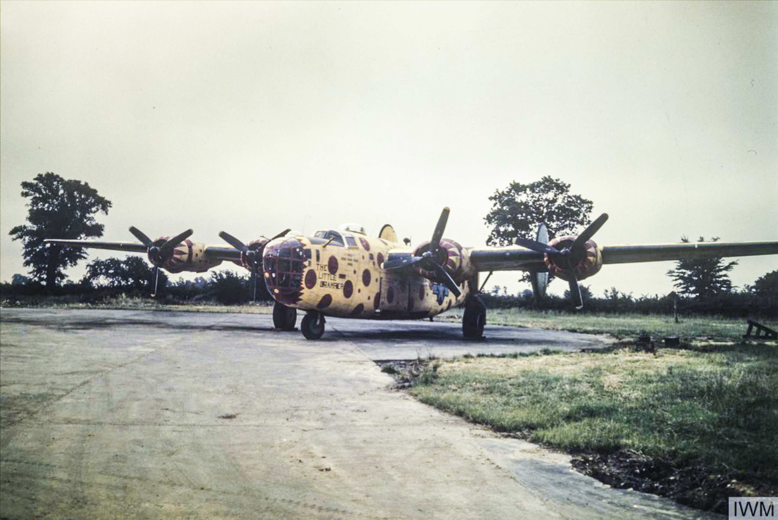 42-40722 B-24D Liberator RRB+ The Little Gramper used as an assembly ship by 491BG Metfield 1944 FRE6854
