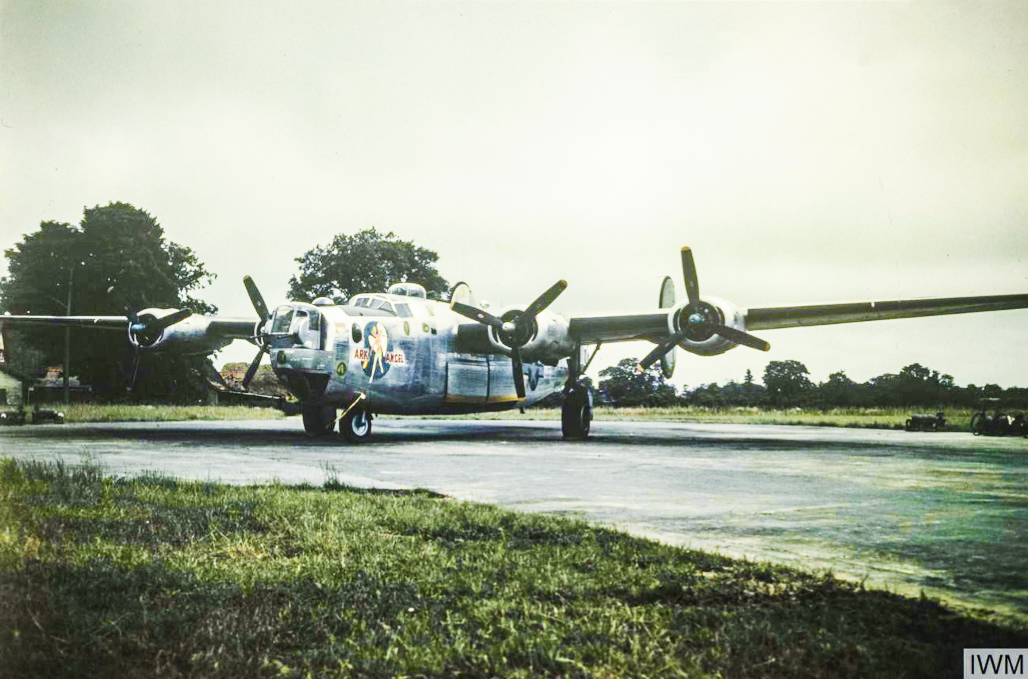 44-40073 B-24J Liberator 8AF 491BG853BS T8B Ark Angle at Metfield 1944 FRE6866