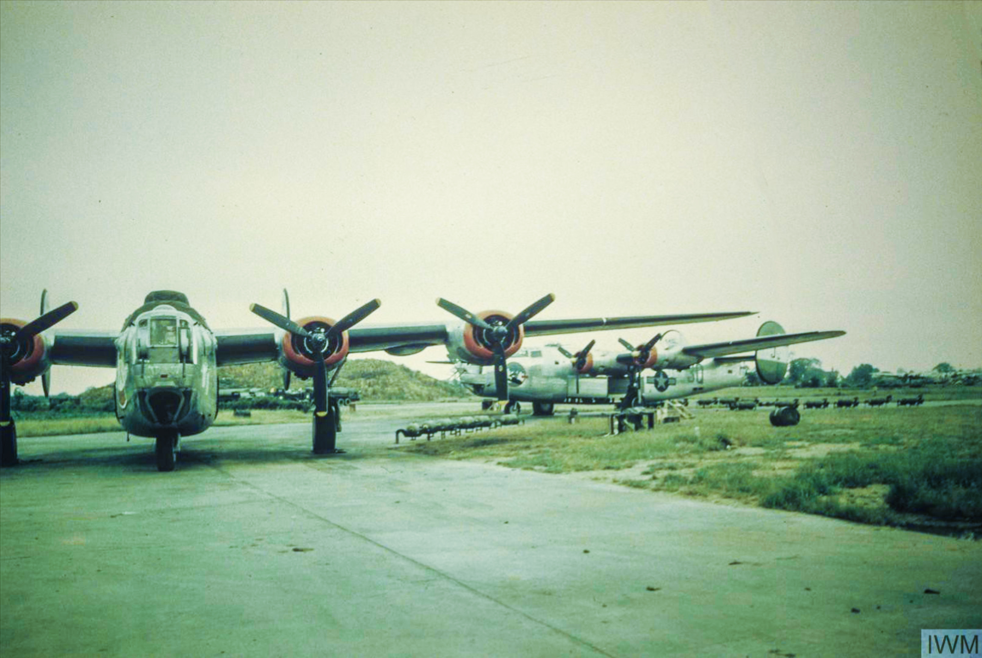 44-40117 B-24J Liberator 8AF 491BG852BS 3QJ Hare Powe at Metfield FRE6863