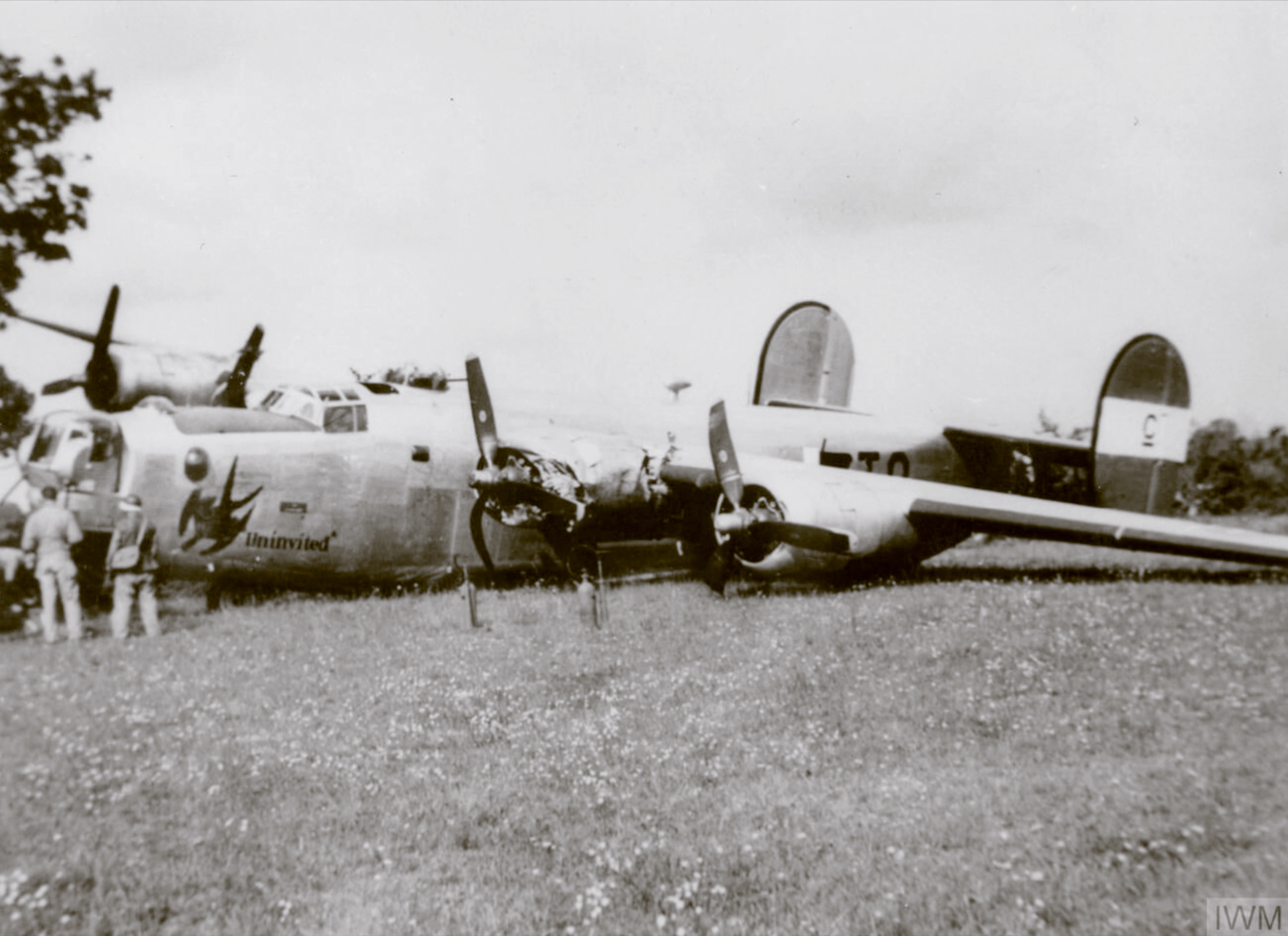 44-40124 B-24J Liberator 8AF 491BG853BS T8C Uninvited belly landing FRE8601