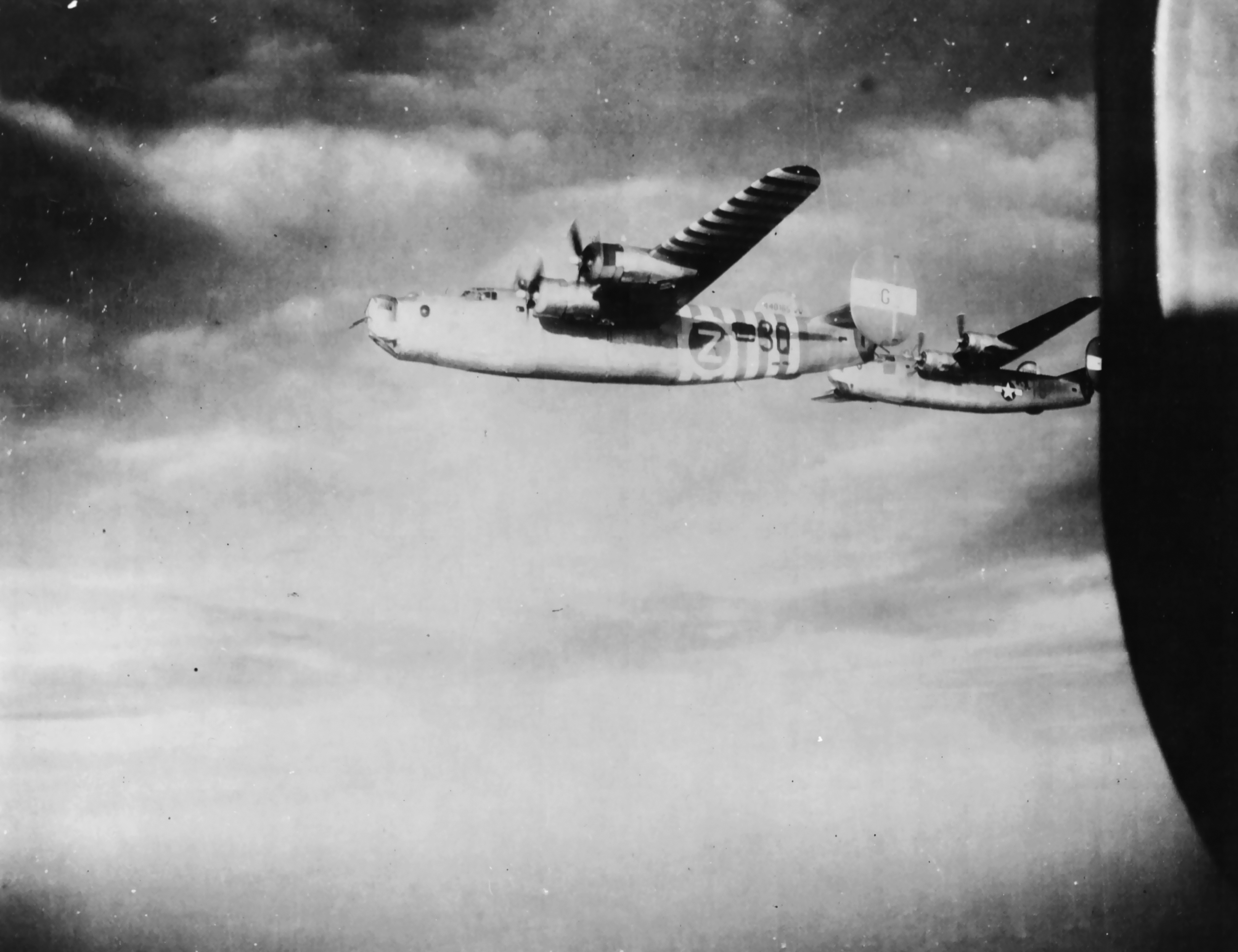 44-40165 B-24J Liberator 8AF 491BG852BS 3QG Rage In Heaven assembly ship Engalnd 01
