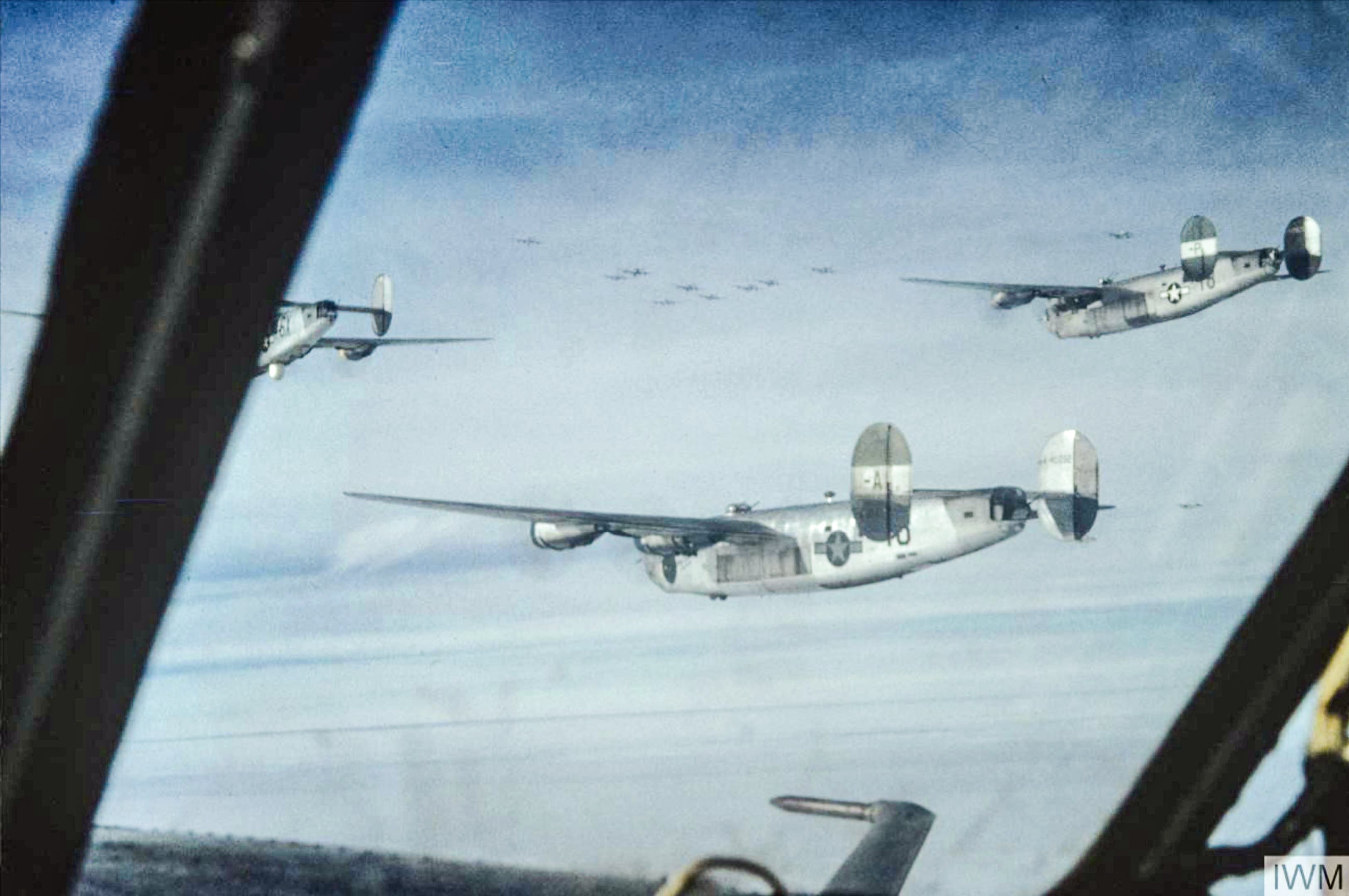 44-40202 B-24J Liberator 8AF 491BG853BS T8A Carousin' Cock in formation enroute to the drop zone FRE6878