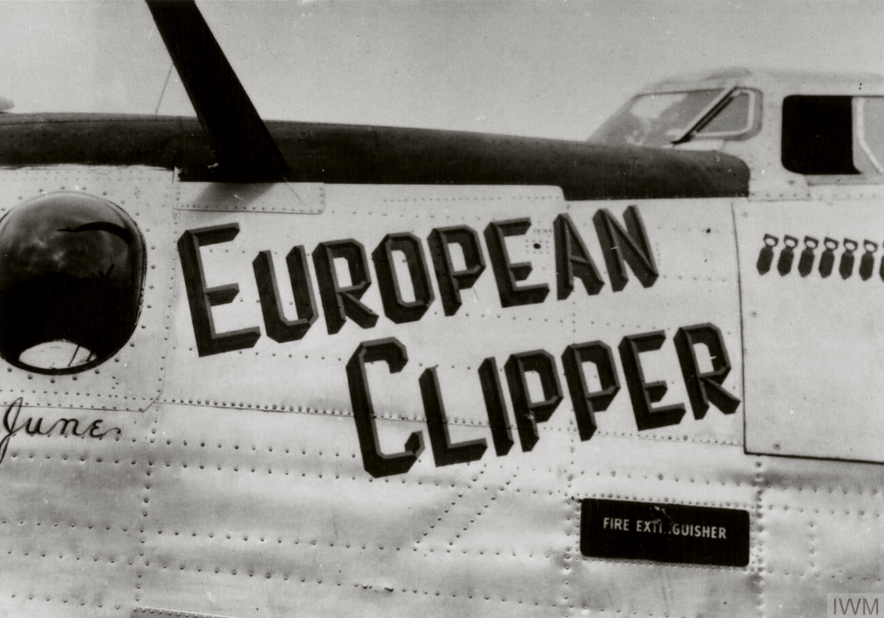 44-40049 B-24J Liberator 8AF 493BG861BS Q4B European Clipper nose art left side FRE8663