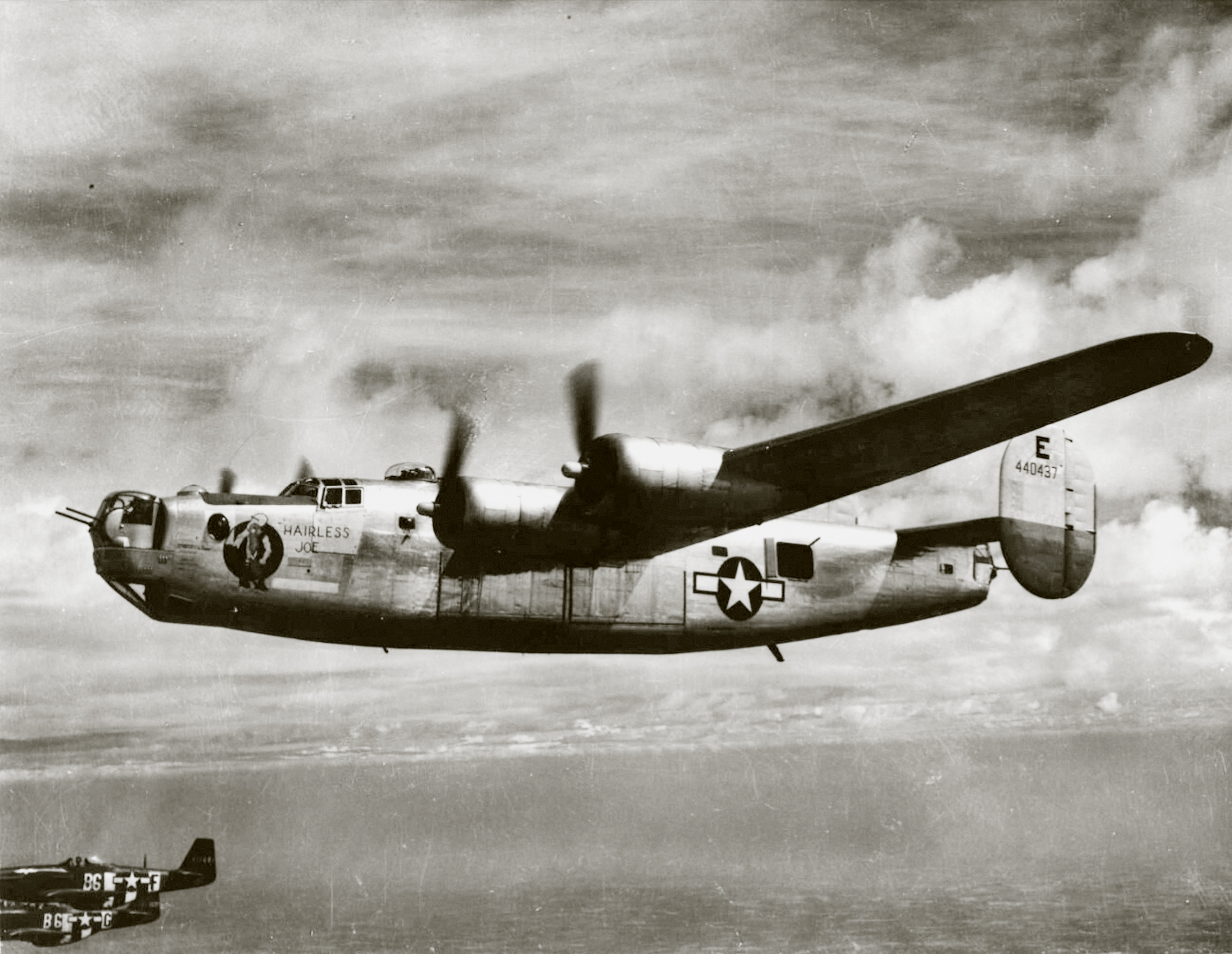 44-40437 B-24J Liberator 8AF 493BG861BS E Hairless Joe escorted by 357FG P 51 Mustangs B6F and B6G FRE2154