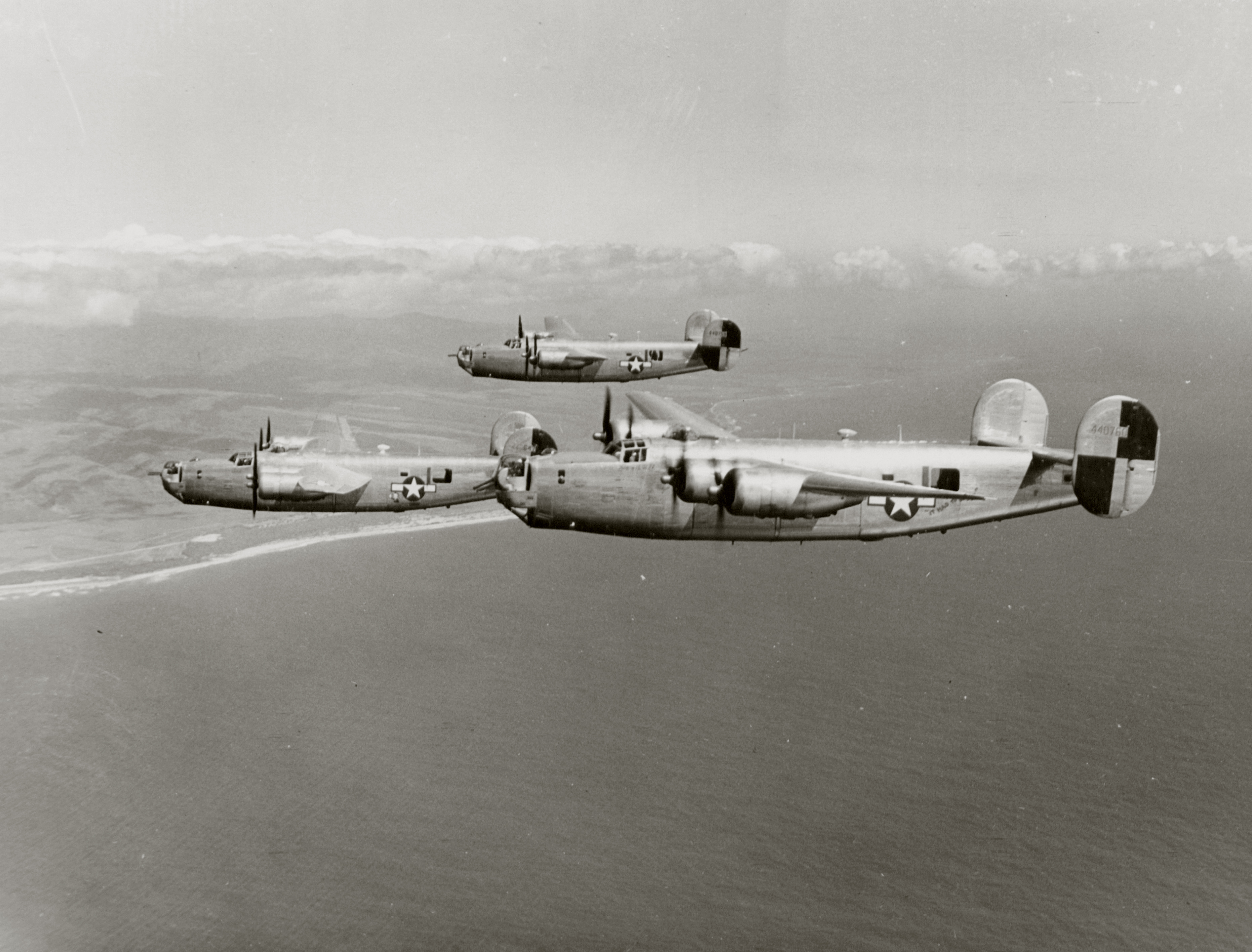 44-40647 B-24J Liberator 7AF 494BG867BS 647 Lady Kaye practise formation over Kauai Hawaii 14th Oct 1944 01