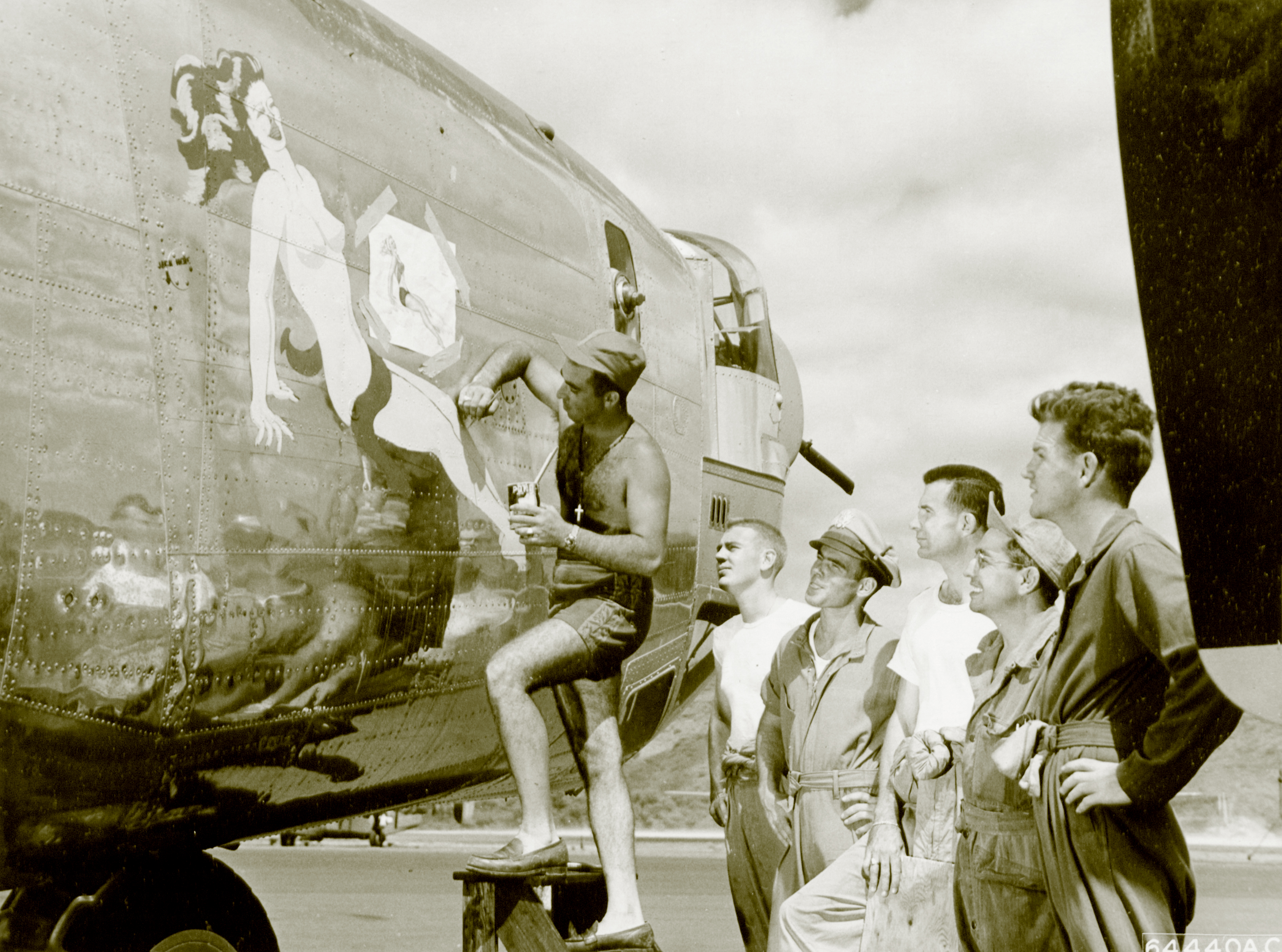 44-40752 B-24J Liberator 7AF 494BG865BS The Rover Boys Baby nose art Kauai Hawaiian Islands crews NA673