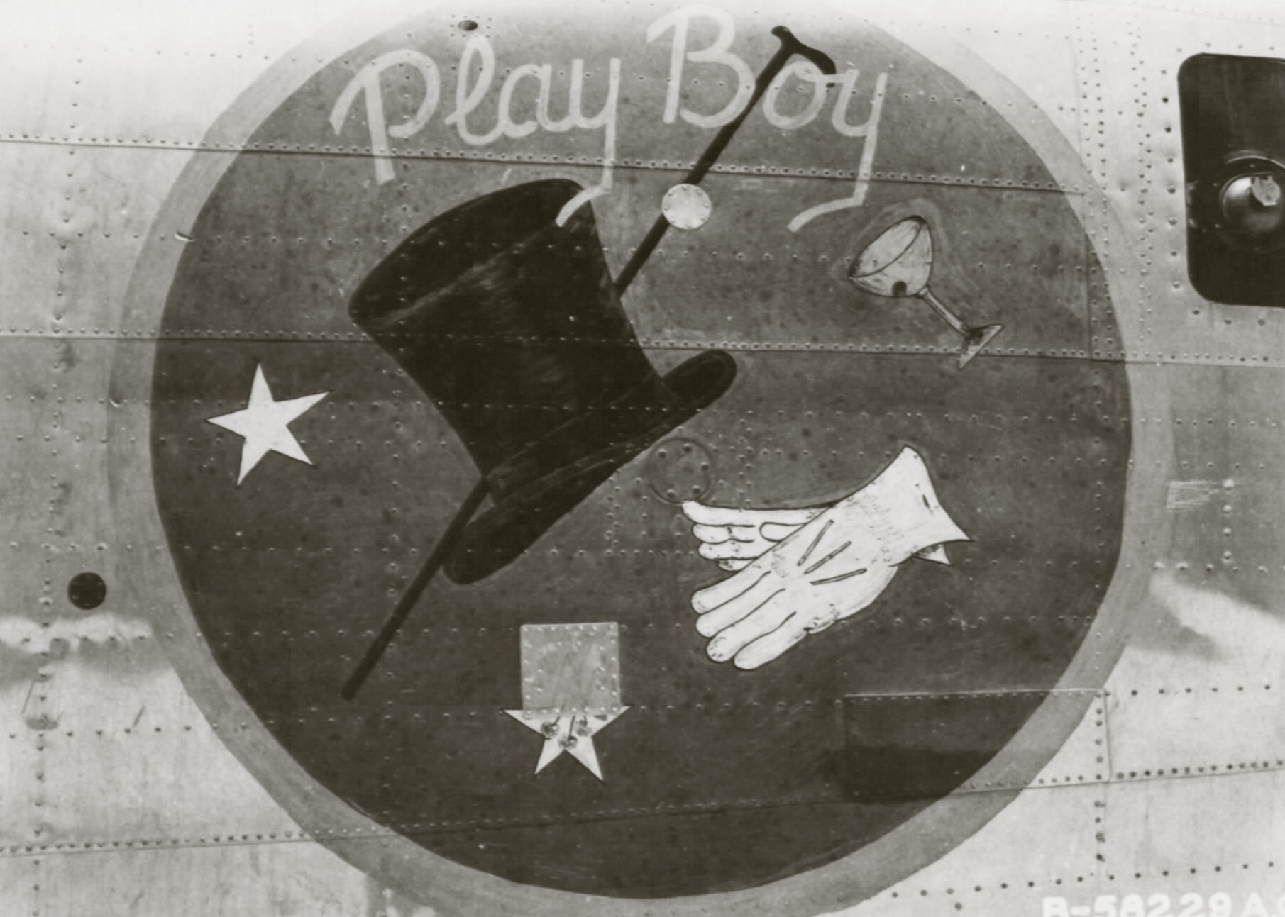 44-40791 B-24J Liberator 7AF 494BG867BS 791 Play Boy nose art right side 01