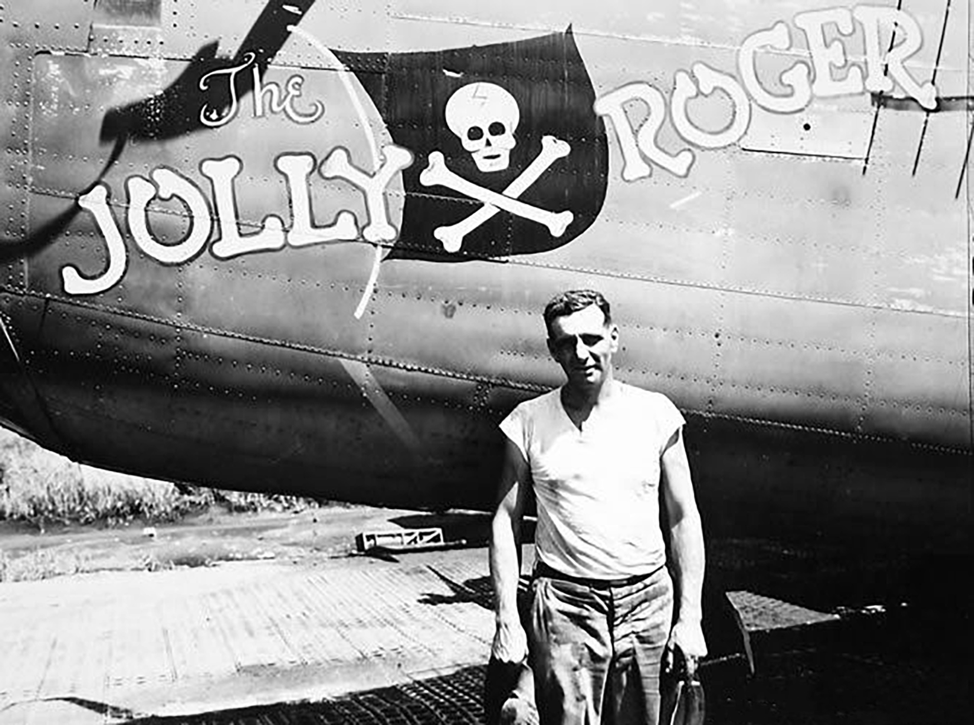 42-40878 B-24D Liberator 7AF 13AF FEAF 5BG31BS The Jolly Roger nose art left side SOPAC 01