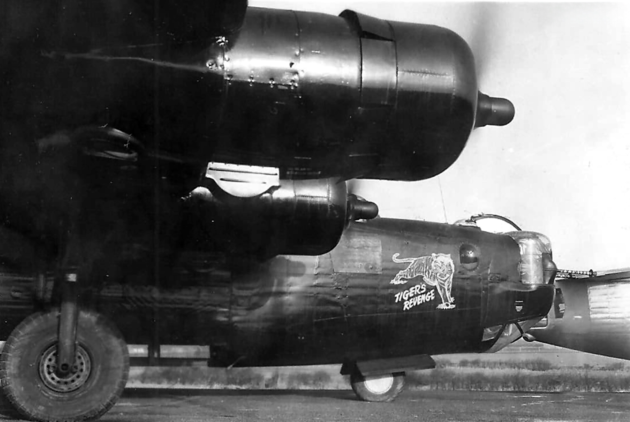 42-94816 B-24H Liberator 492BG858BS 9Ax Tiger's Revenge later shot down at night over Norway 20 21 Apr 1945 01
