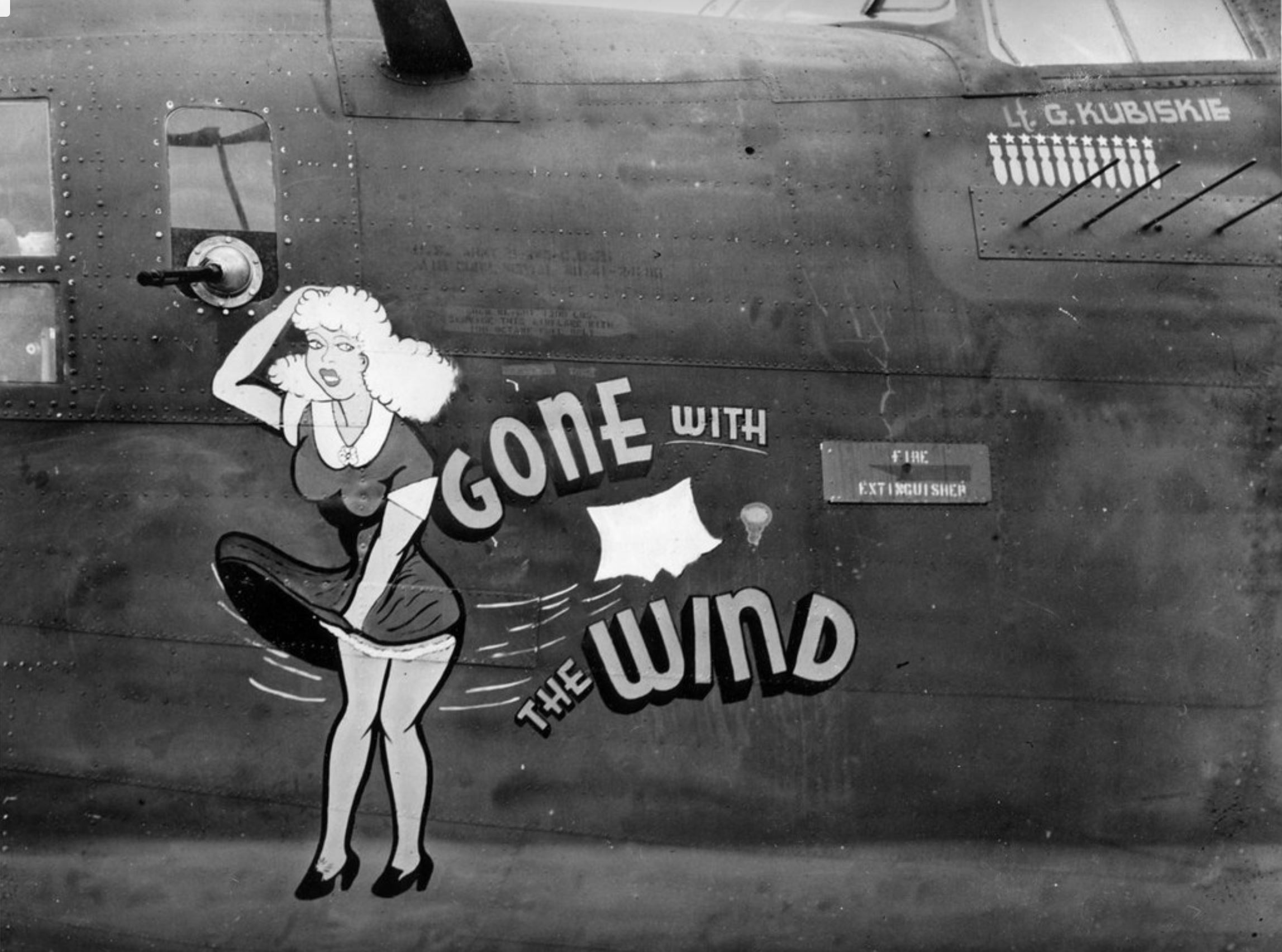 41-24286 B-24D Liberator 5AF 90BG400BS Gone with the Wind nose art left side 01