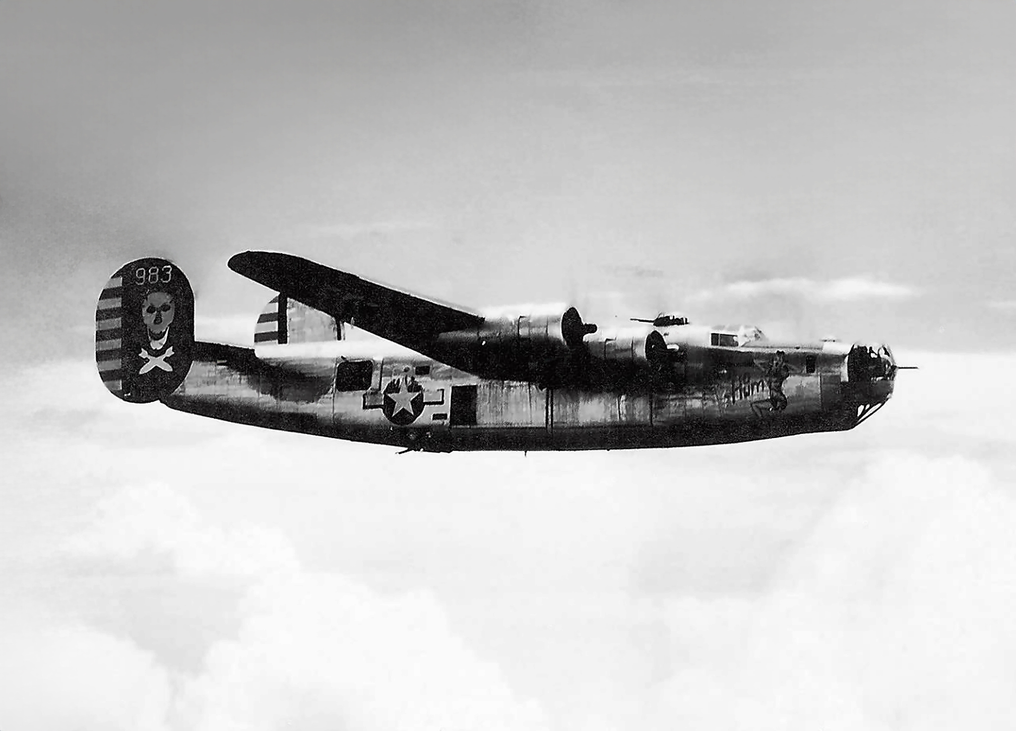 42-109983 B-24J Liberator 5AF 90BG400BS Jolly Rogers Ho Hum in flight 01