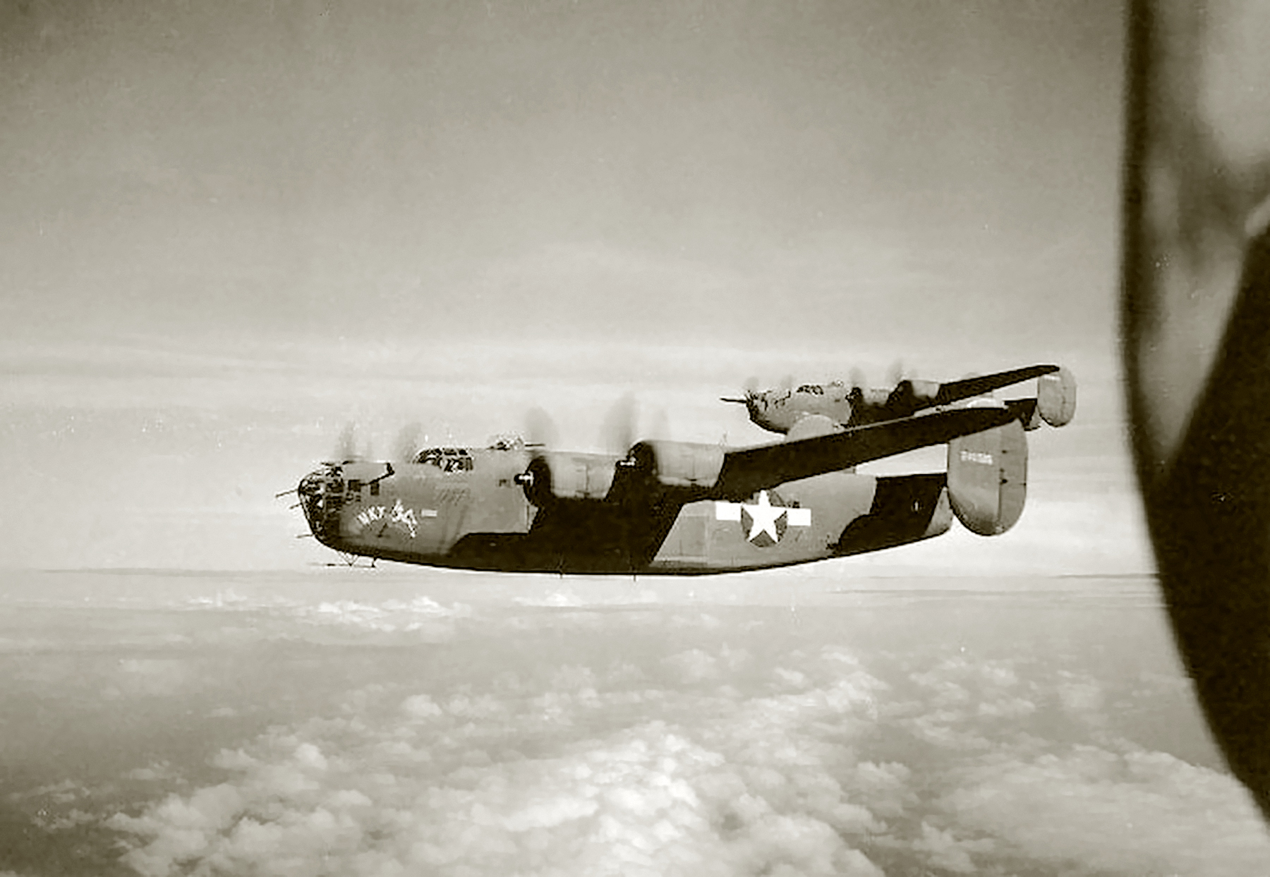 42-40348 B-24D Liberator 5AF 90BG400BS Jolly Rogers 02