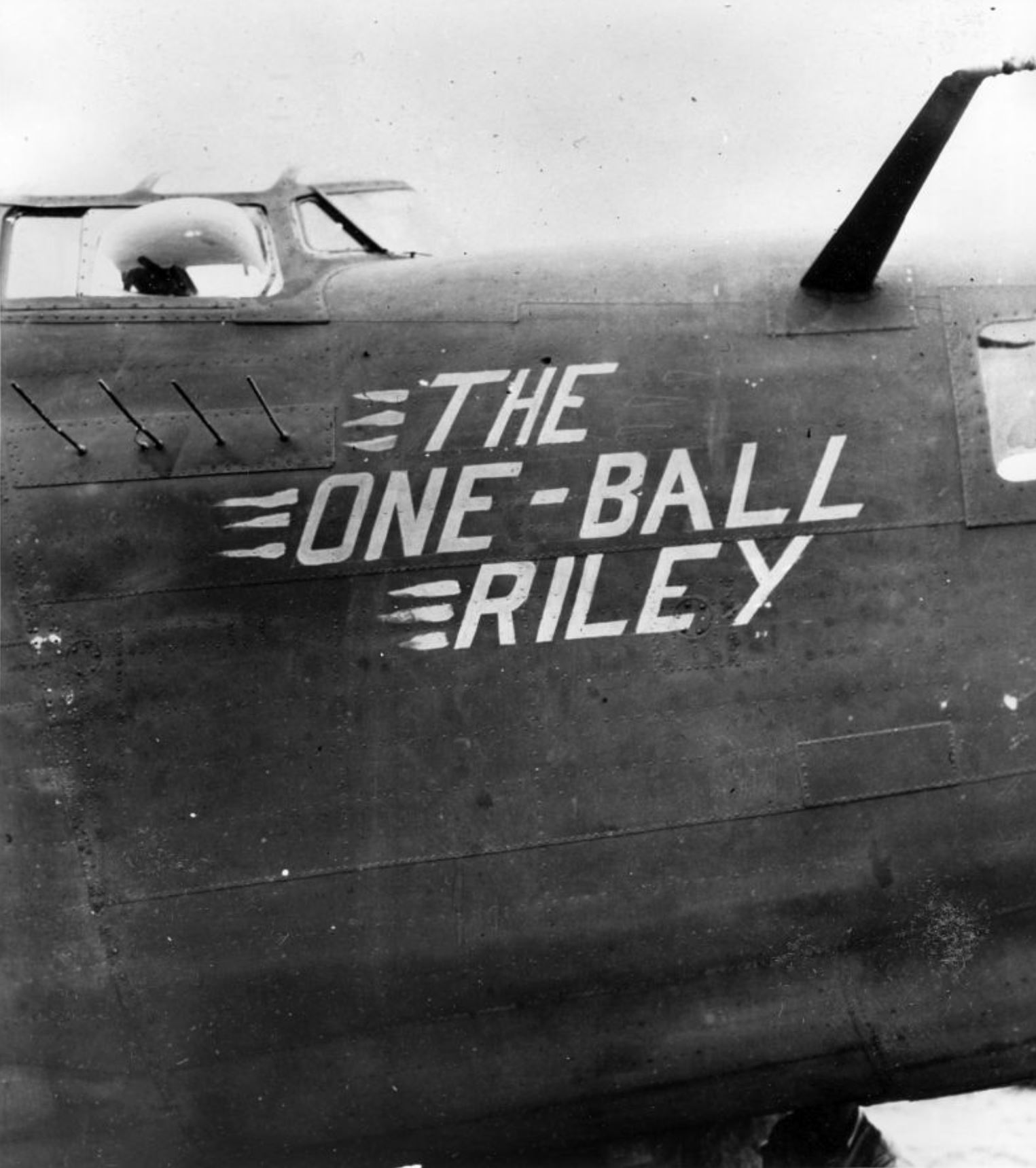 42-40681 B-24D Liberator 5AF 90BG321BS The One Ball Riley nose art right side 01