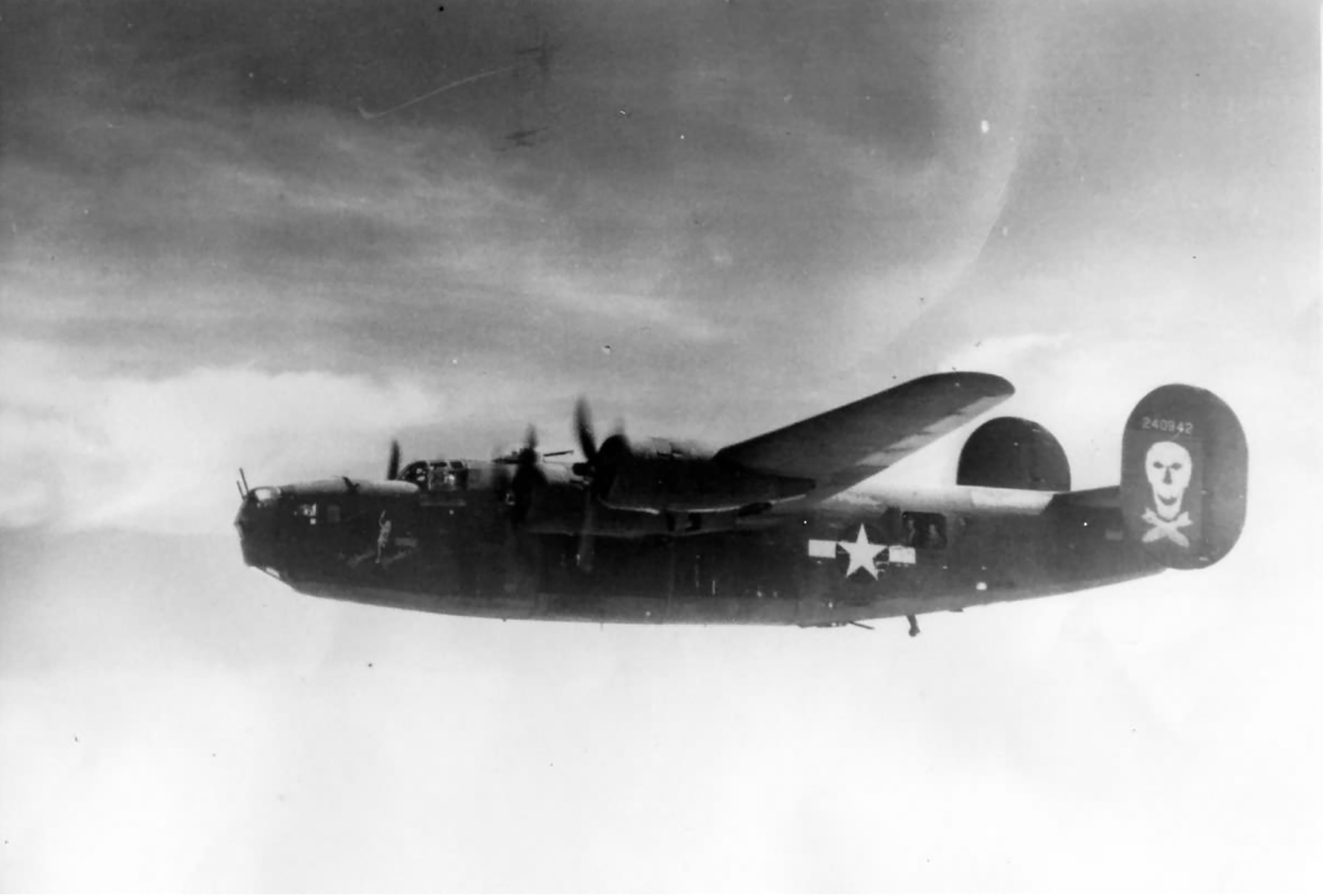 42-40942 B-24D Liberator 5AF 90BG320BS The Blonde Bomber during a mission over New Guinea 1942 01