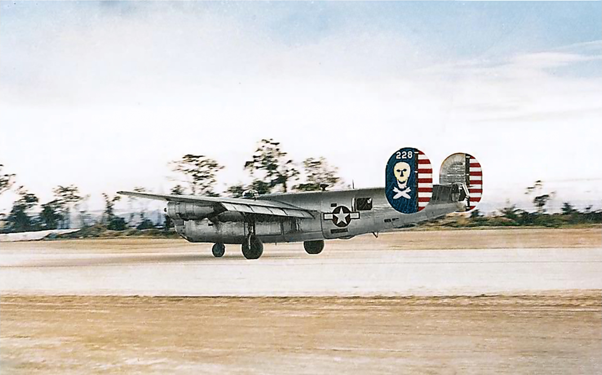 44-40228 B-24J Liberator 5AF 90BG319BS Phyllis J of Worcester taziing in Philippines 1944 01
