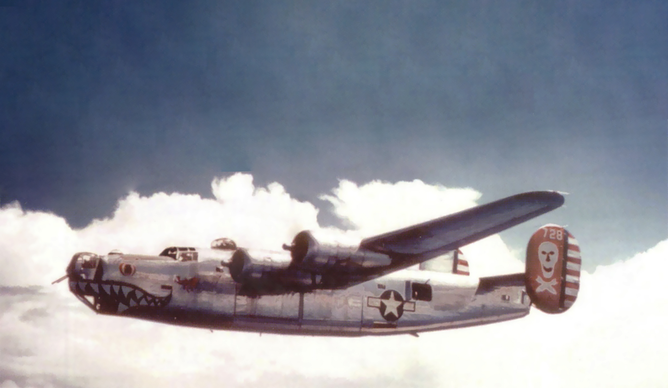 44-40728 B-24J Liberator 5AF 90BG320BS Jolly Rogers 1945