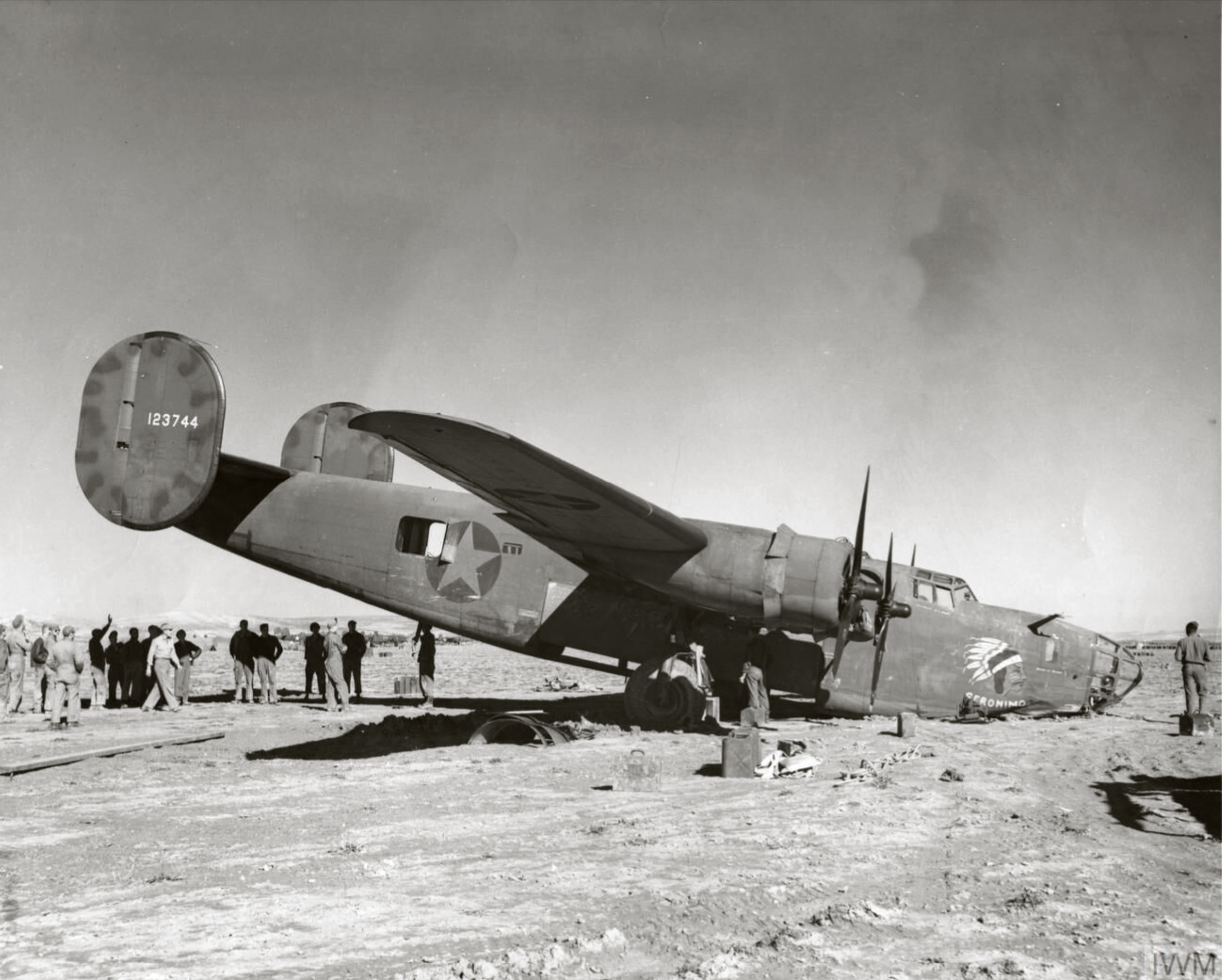 41-23744 B-24D Liberator 8AF 93BG328BS GOS Geronimo crash landed at Tafarnoui nr Oran Algeria 14 Dec 1943 FRE3795