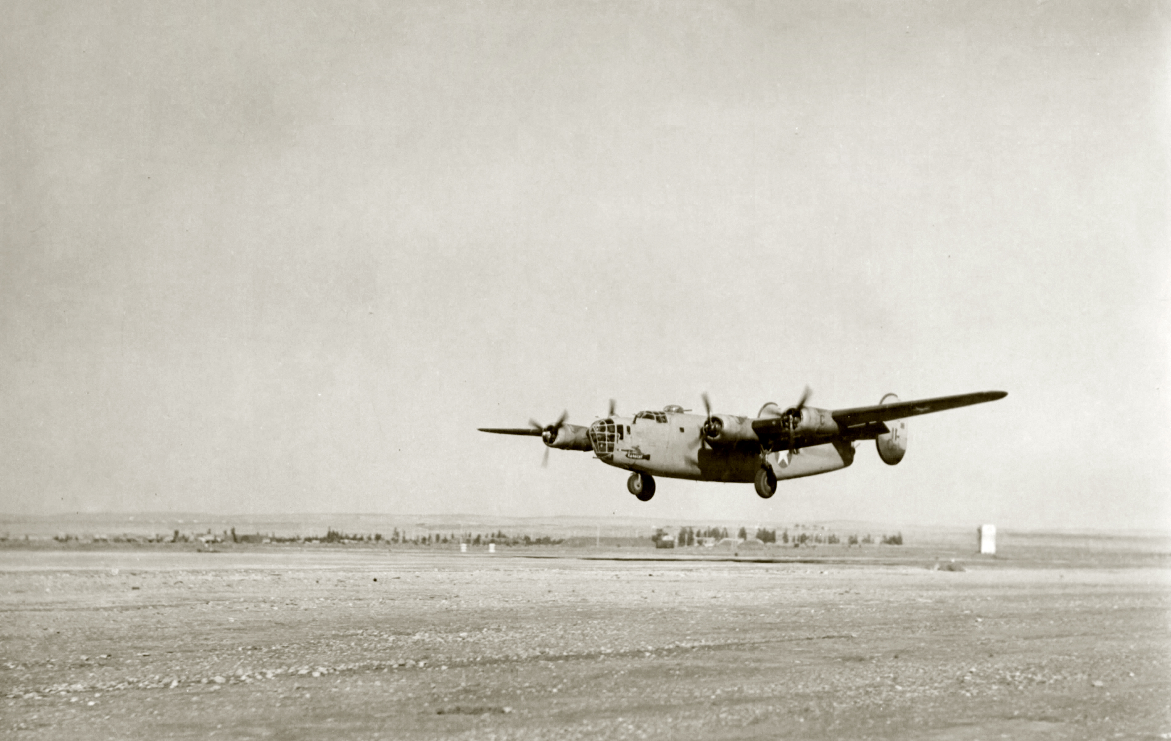 41-11819 B-24D Liberator 9AF 98BG344BS G Raunchy North Africa 29th Jun 1943 01