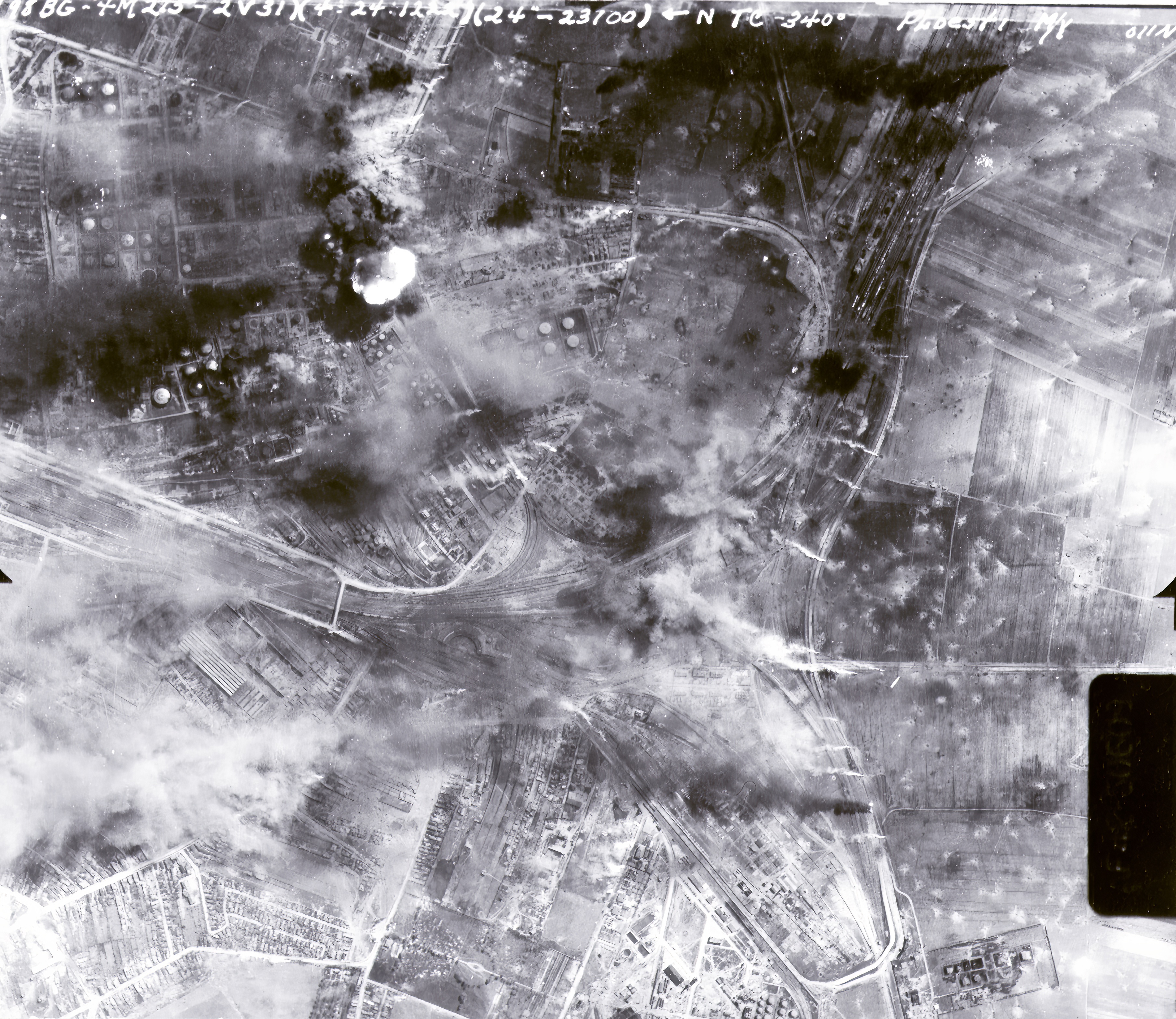 Target 15AF B-24 Liberators 98BG bomb marshalling yards at Ploesti Rumania 24th Apr 1944 01