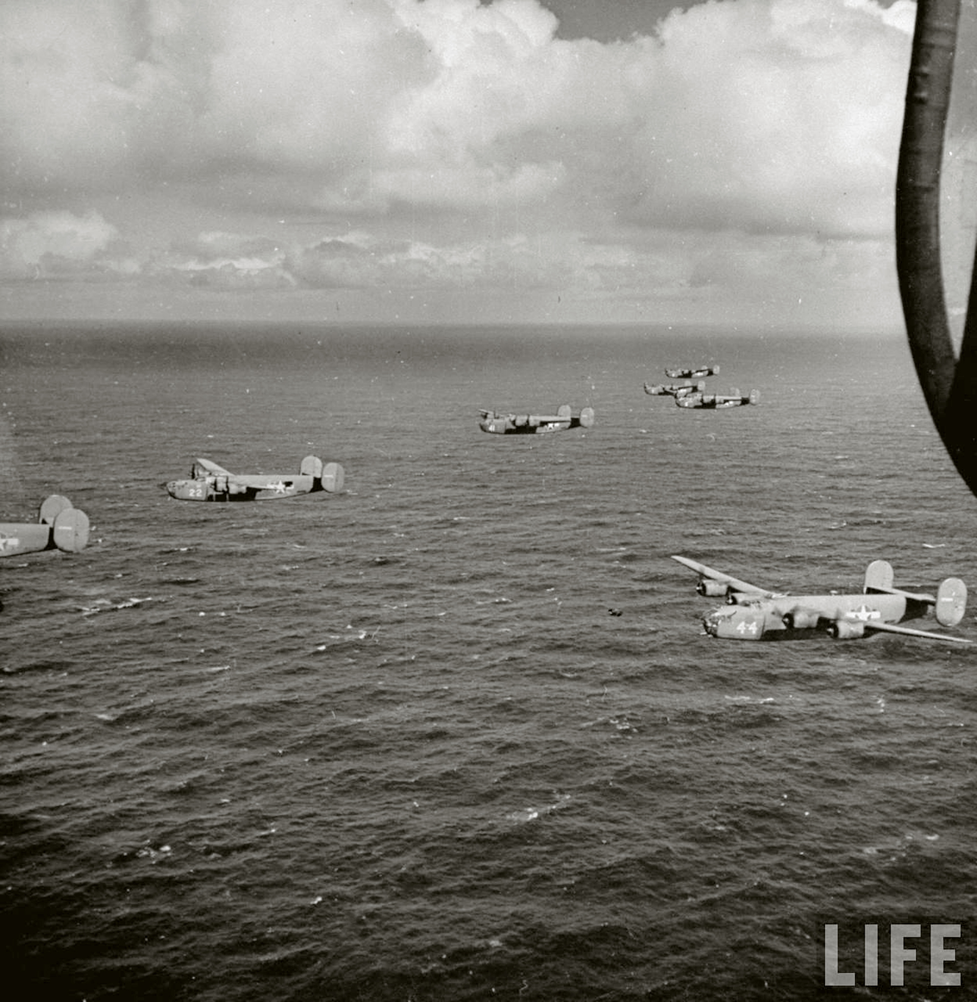 41-23884 B-24D Liberator 11AF 28BG404BS 44 Little Butch mission to Paramushiru Island 1943 01