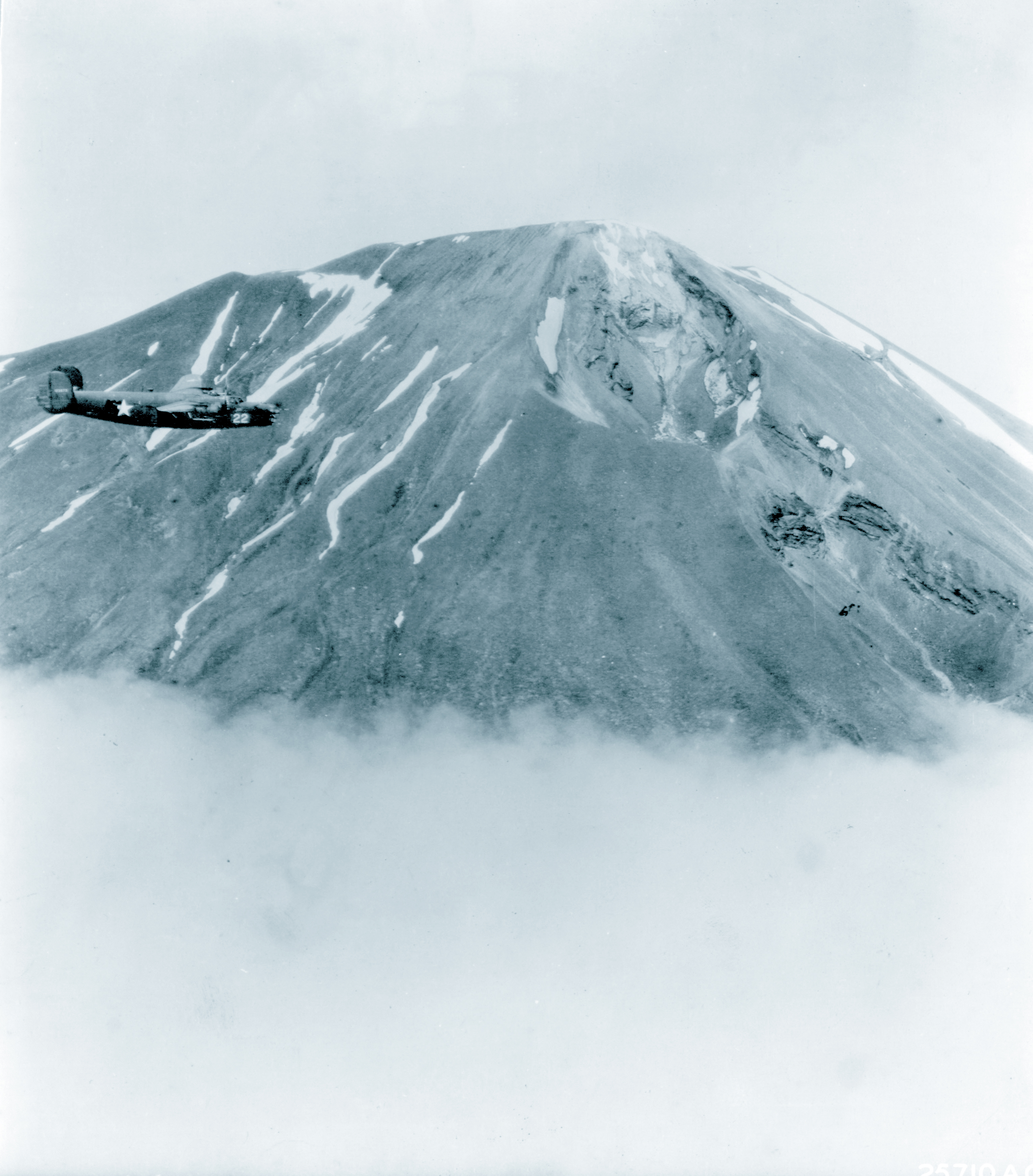 41-23973 B-24D Liberator 11AF 28BG404BS Yellow 22 Shemya Aleutian Islands Western Defense Command 1943 NA1045