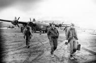 Asisbiz Aircrew 11AF 28th Bombardment Group B-24 Liberator crew during the Aleutian campaign Umnak Alaska 1942 02