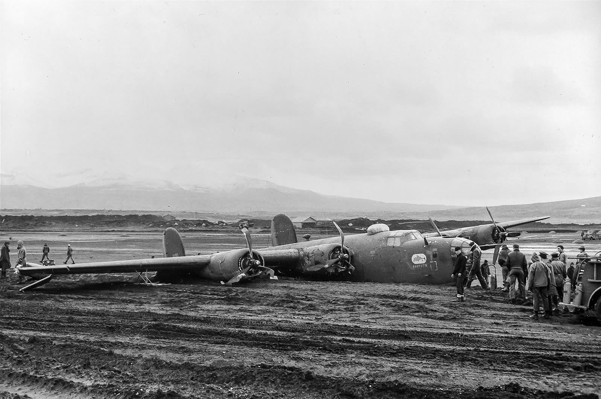 41-11911 B-24D Liberator 28th Composite Group pilot James T Wall crashed at Cold Bay airport Alaska 12th Oct 1942 05