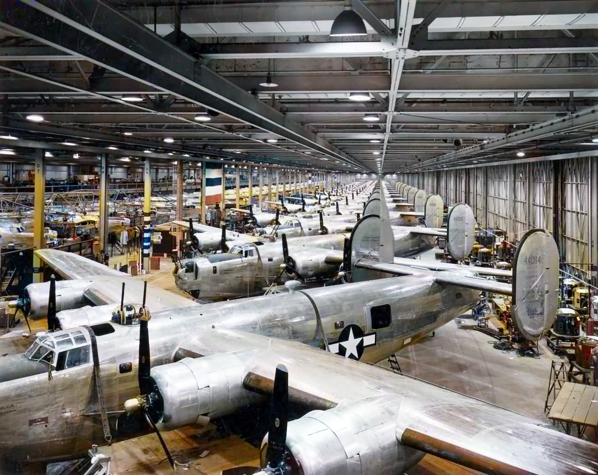 44-40114 B-24J Liberator on the San Diego assembly line before being assigned to 8AF 491BG855BS V2D 1944 01