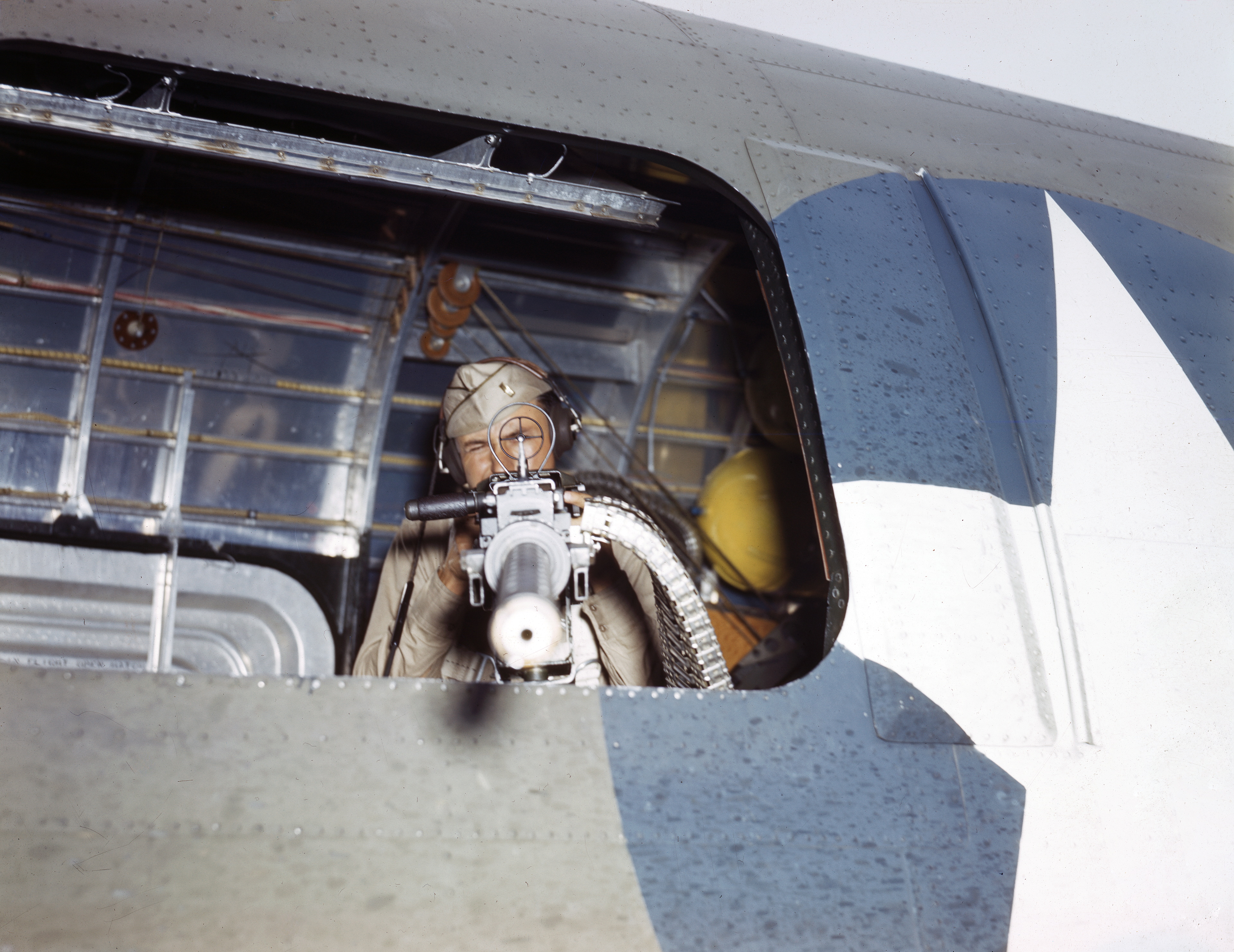 Crew air gunner defensive positions within the Consolidated B-24 Liberator waist gunners 03