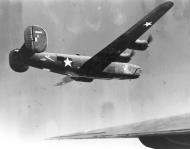 Asisbiz 41-11598 B-24D F-7D Liberator anmed Hi Doc with Sally Lou behind the waist gunner position