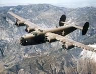 Asisbiz 41-23928 B-24D Liberator during a training flight based out of Langley USA 1942 02