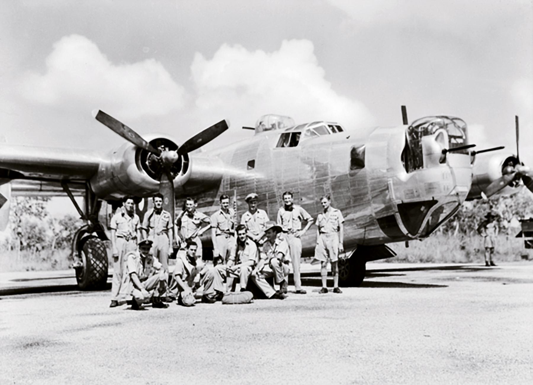 FMS Liberator RAAF 21 Squadron aircrew at Fenton NT Mar 1945 AWM NWA0732