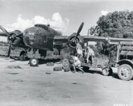 Asisbiz 10AF 341BG armaments crew prepare the aircraft for their next mission in India 6th Dec 1942 NA417