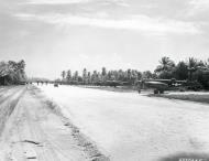 Asisbiz 42 64886 B 25G Mitchell 7AF 41BG820BS at Mullinnix airfield Tarawa Gilbert Islands 7th Jan 1944 NA1172