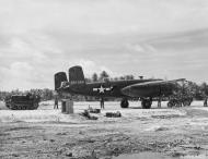 Asisbiz 42 64968 B 25G Mitchell 7AF 41BG820BS at Mullinnix airfield Tarawa Gilbert Islds 12th Jan 1944 01