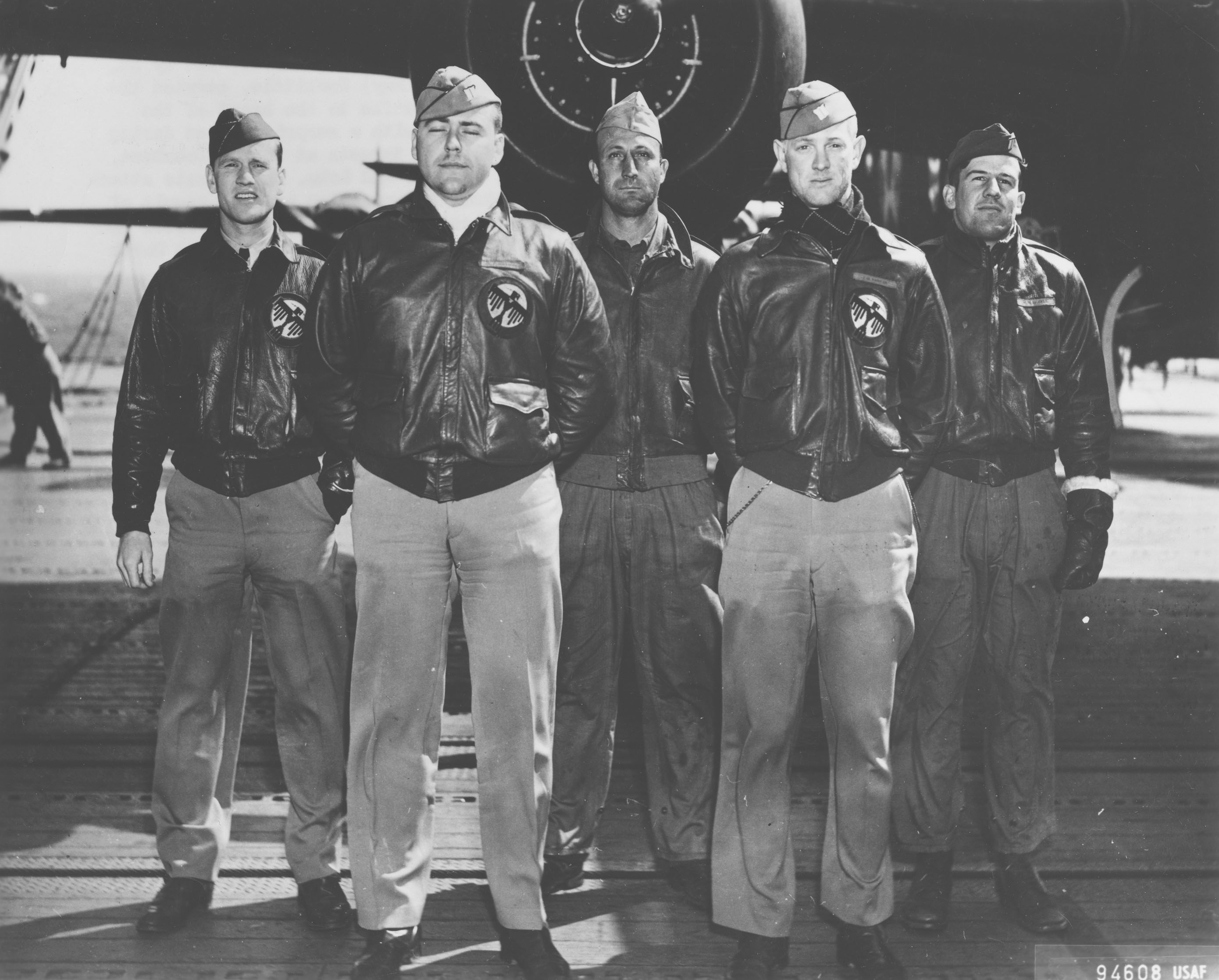 Asisbiz Crew No 09 40-2303 B-25B Mitchell 17BG95BS Whirling Dervish Doolittle Tokyo raiders 01
