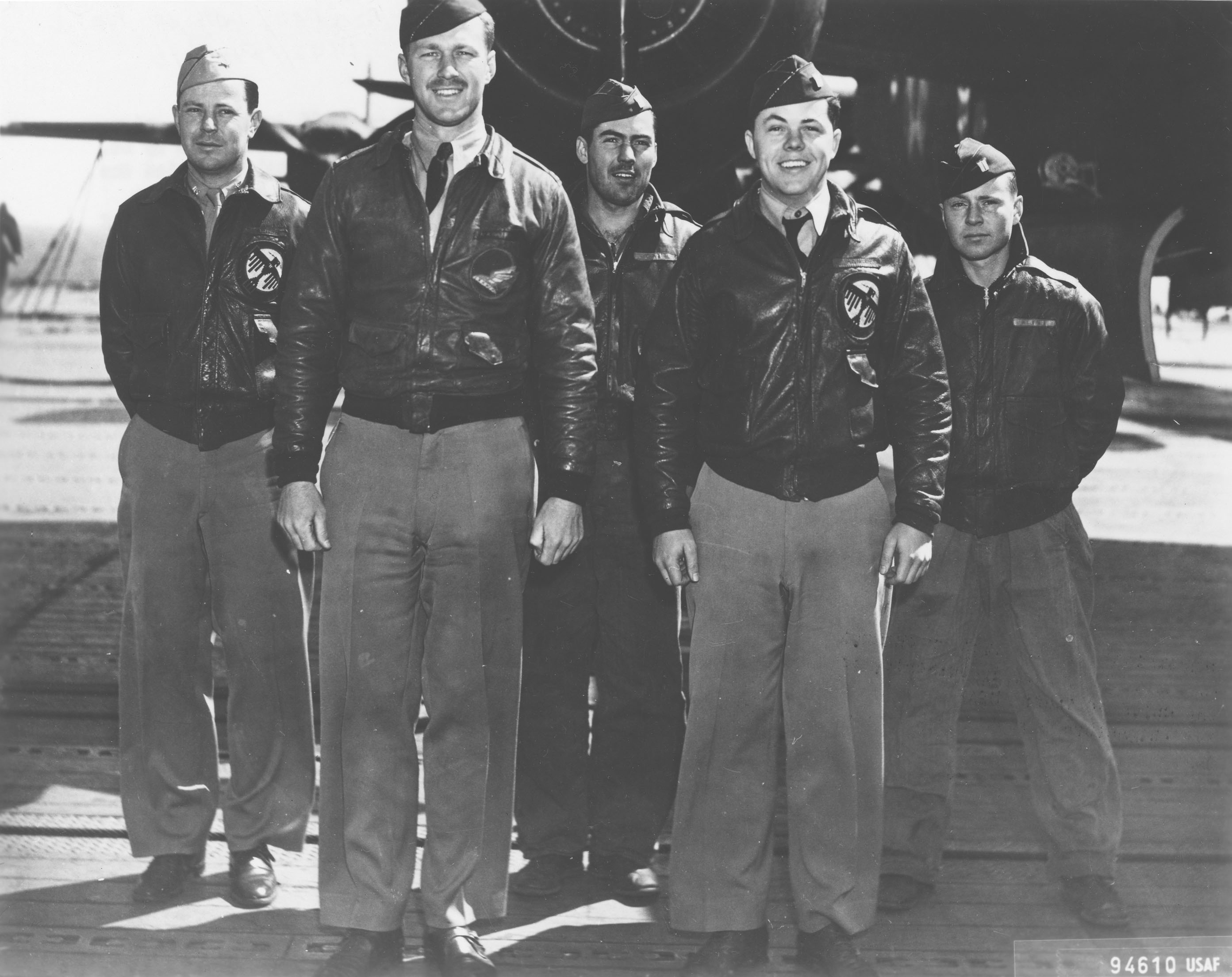 Asisbiz Crew No 11 40-2249 B-25B Mitchell 17BG34BS Hari Kari er Doolittle Tokyo raiders 01