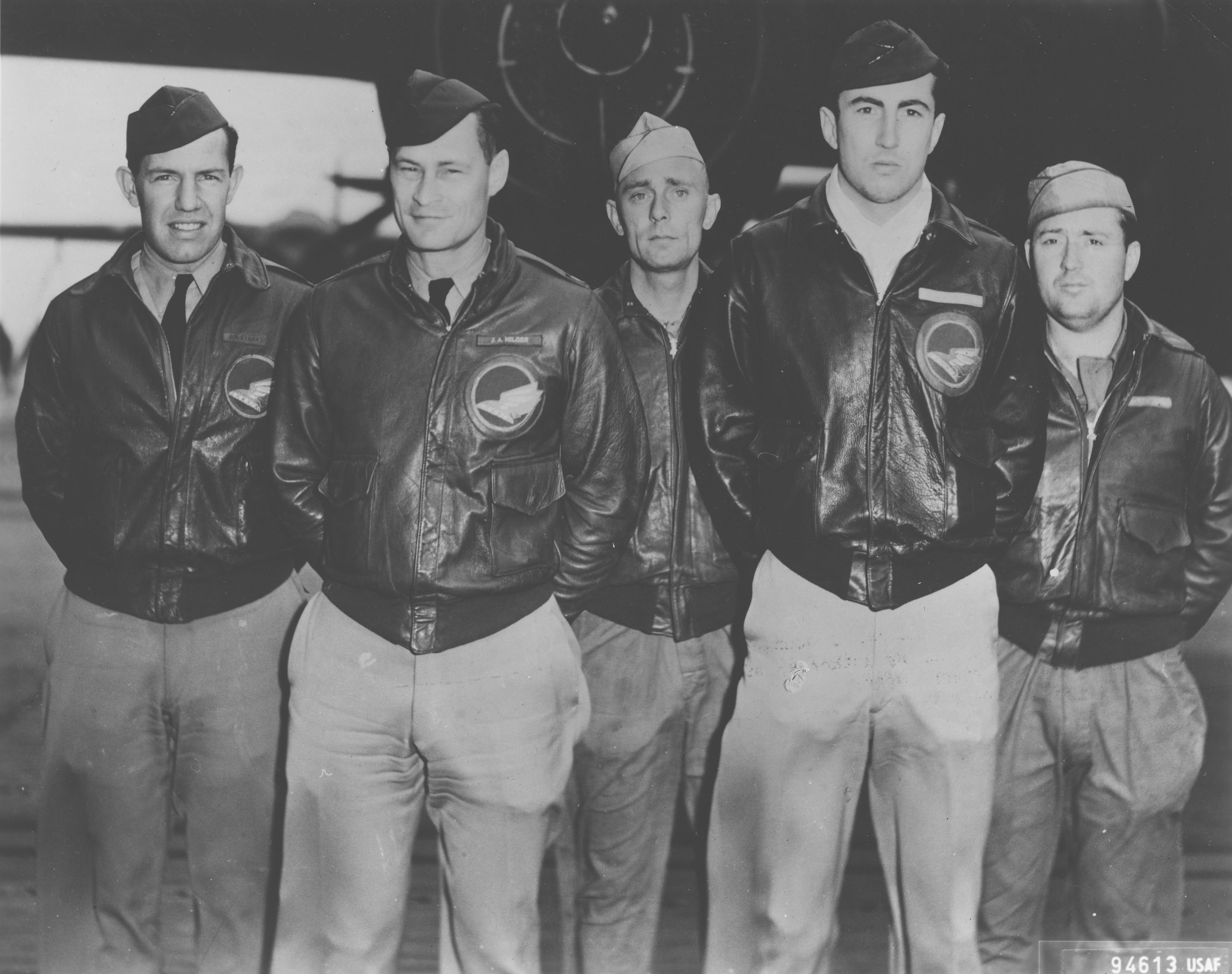 Asisbiz Crew No 14 40-2297 B-25B Mitchell 17BG37BS Doolittle Tokyo raiders 01