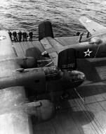 Asisbiz 40 2282 B 25B Mitchell 17BG34BS Doolittle Tokyo raiders crew 4s aircraft aboard USS Hornet April 1942 NH53290