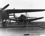 Asisbiz USAAF B 25B bombers tied down on the flight deck of USS Hornet (CV 8) Aprile 1942 03